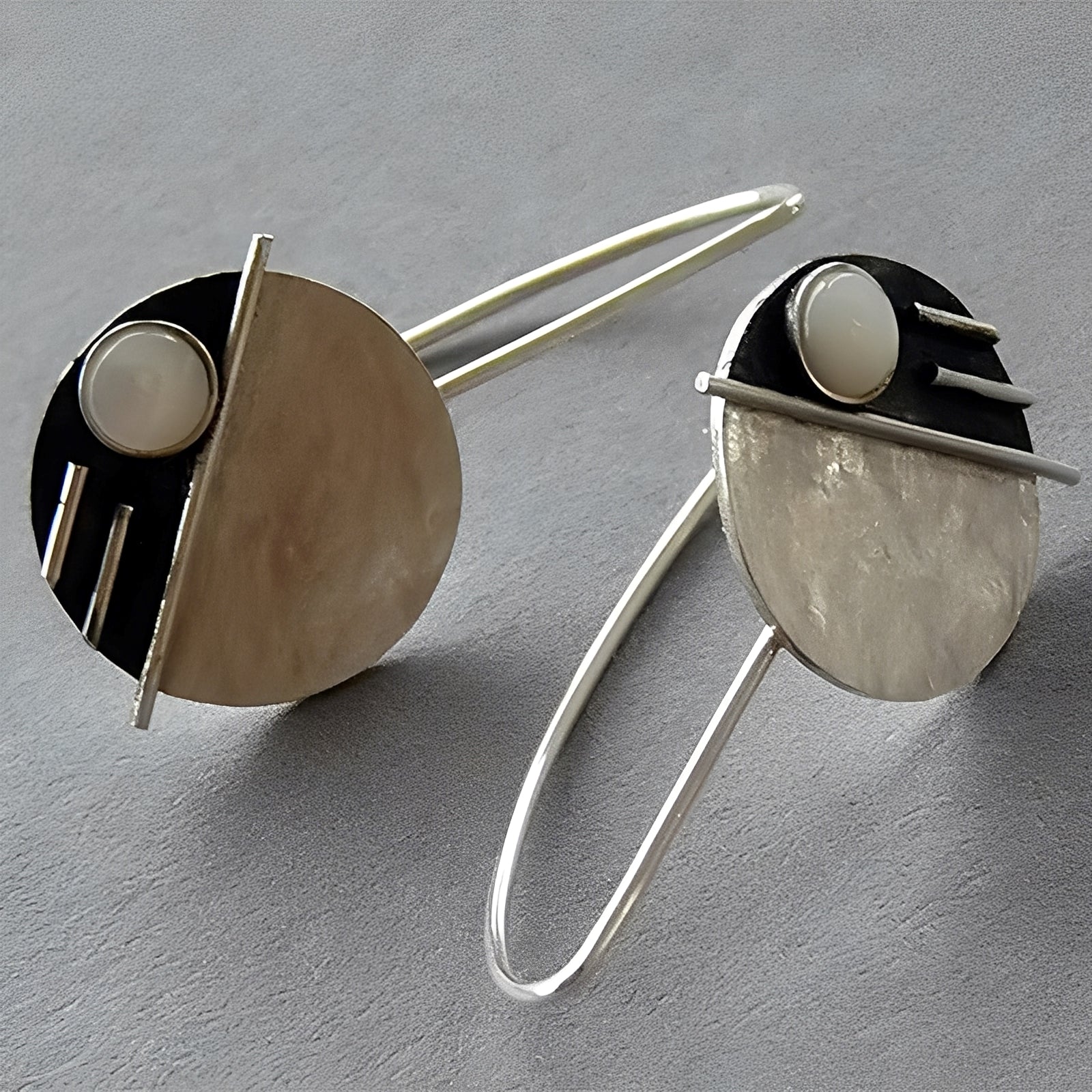 Arcy – Retro-Ohrringe in weißer Opal