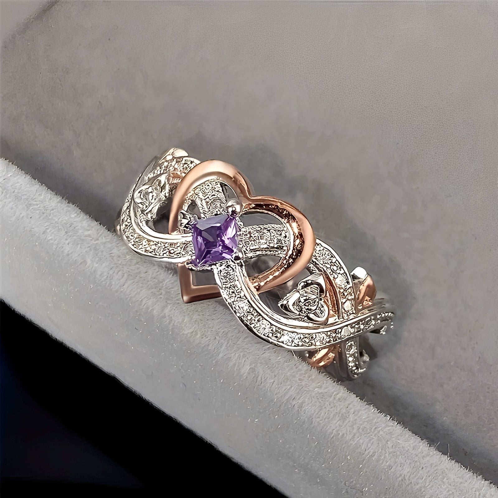 Monica – Ring Herz Violett Glanz Gold & Silber