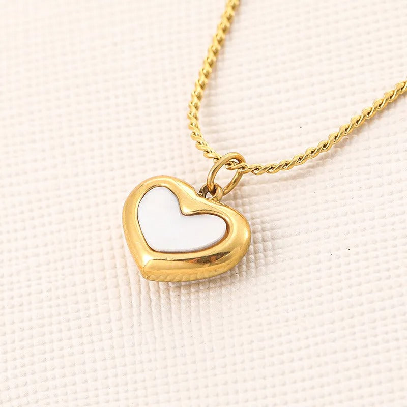 Neréa – Herz-Halskette aus Perlmutt