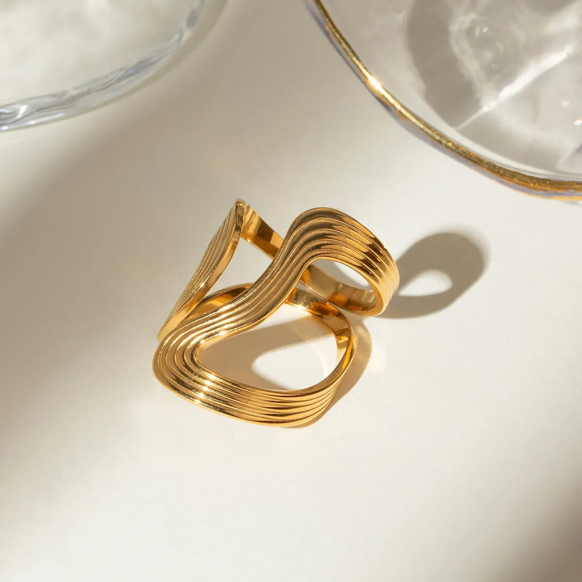 Elvie – Offene Ring mit unregelmäßigen Wellen