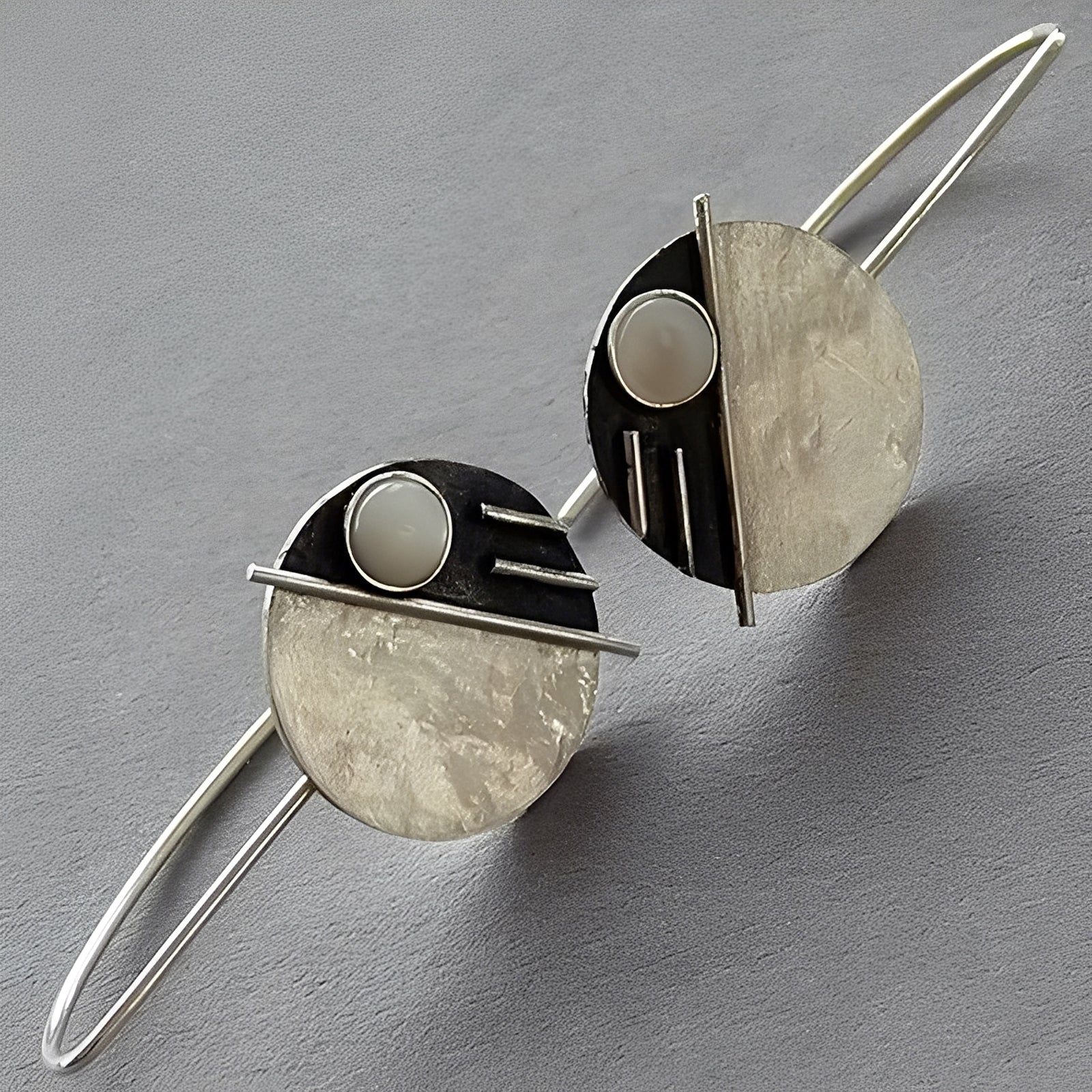 Arcy – Retro-Ohrringe in weißer Opal