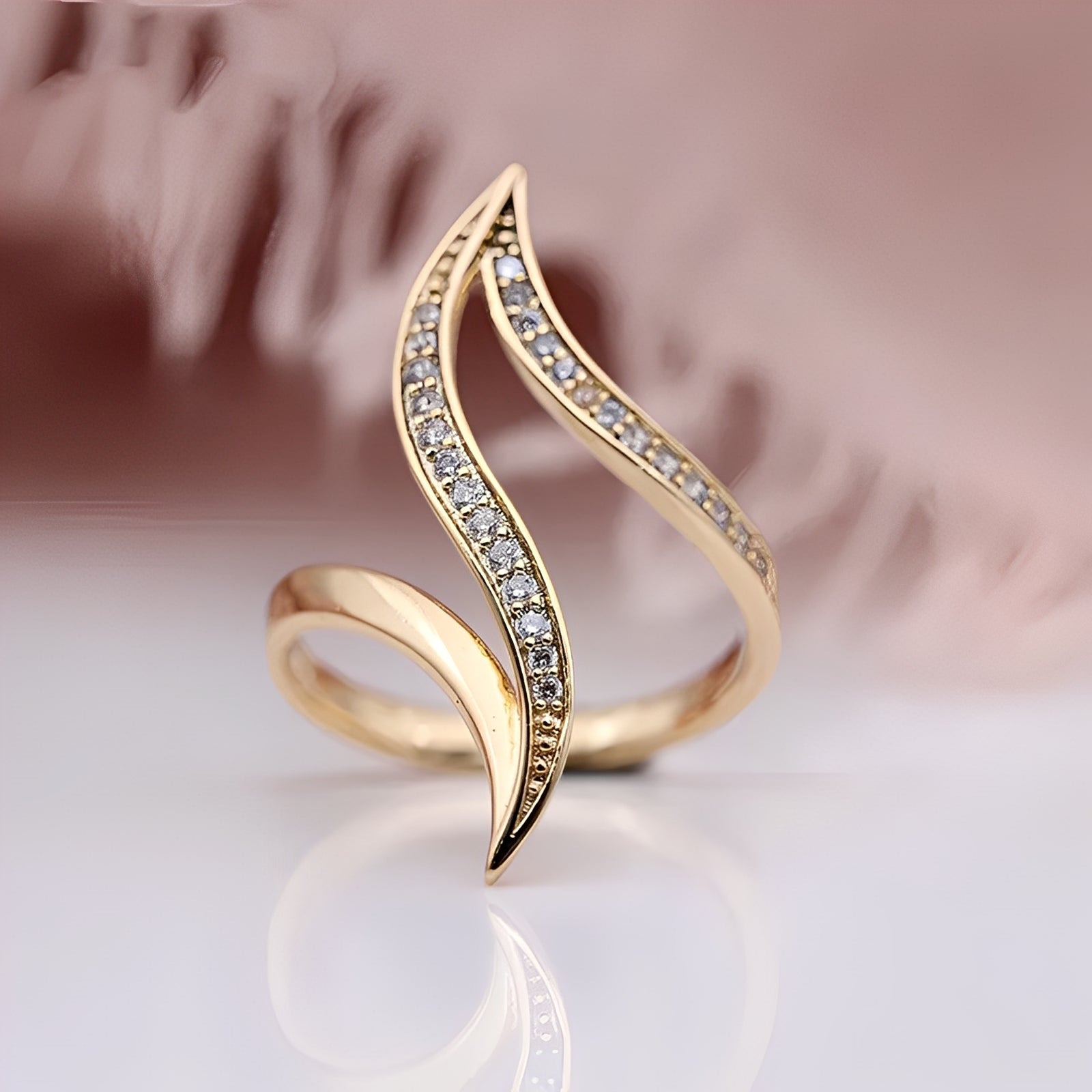 Brianna – Ring aus Gold mit Diamanten