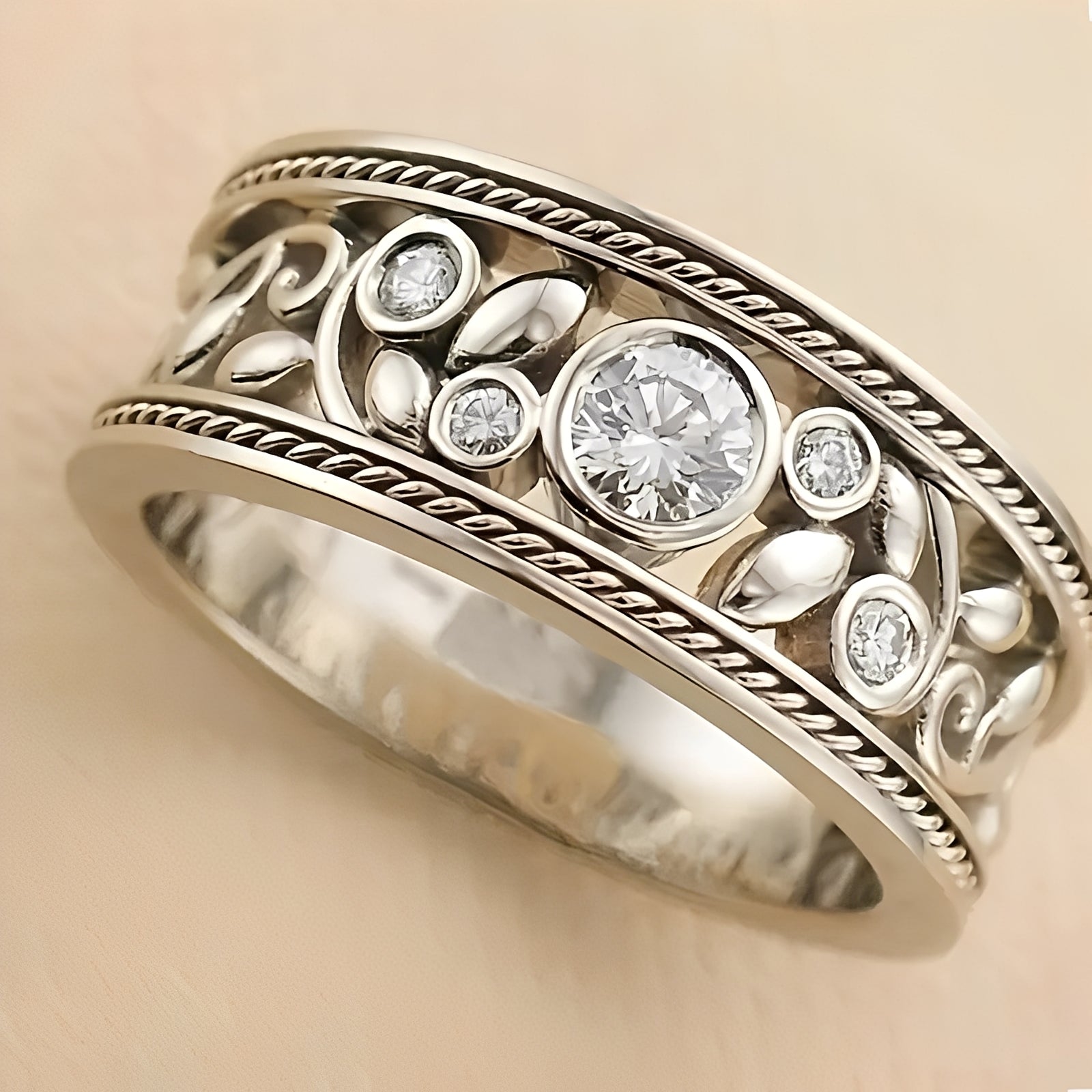 Nina – Vintage Ring aus Silber & Zirkon