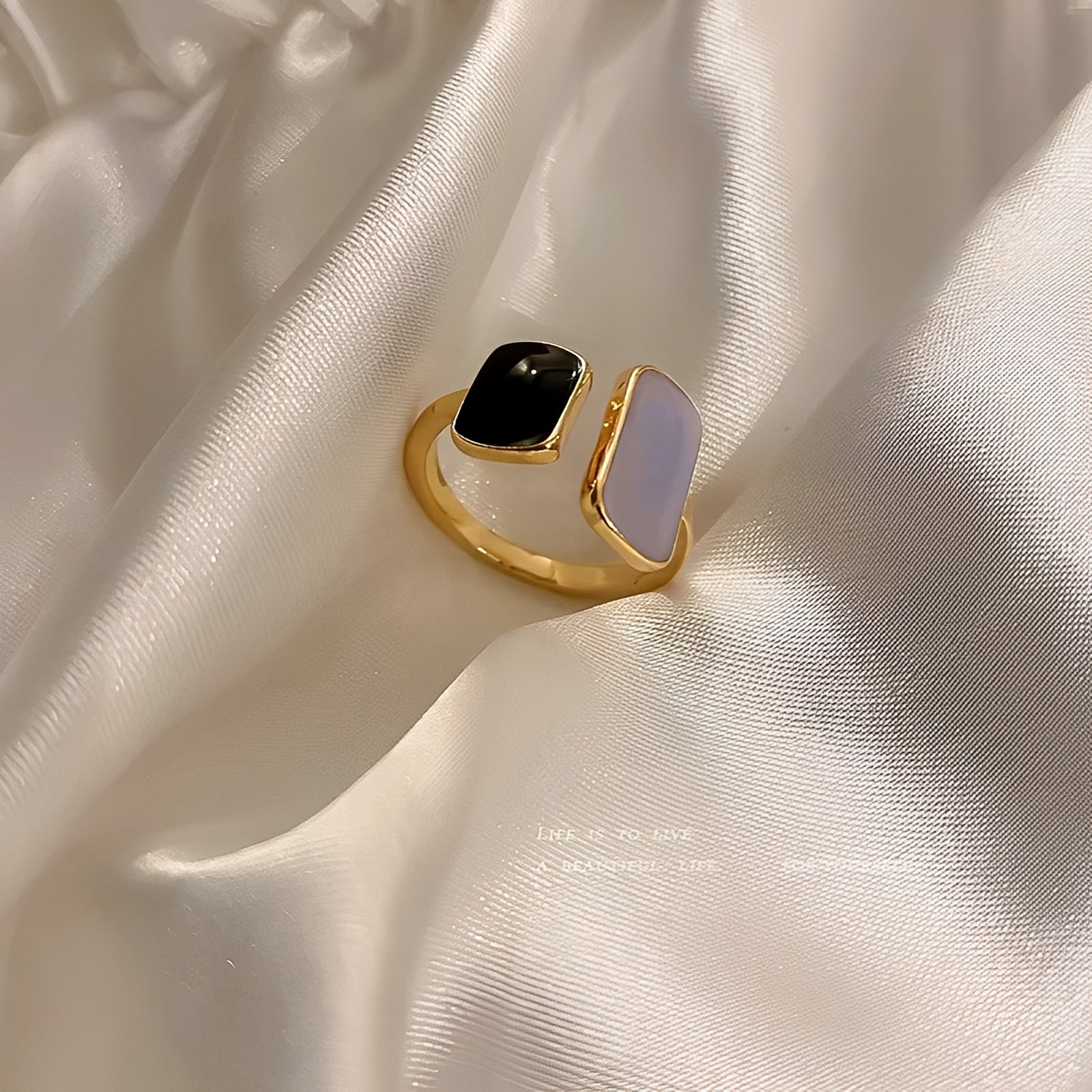 Nerina – Ring Aquamarin Umhüllend