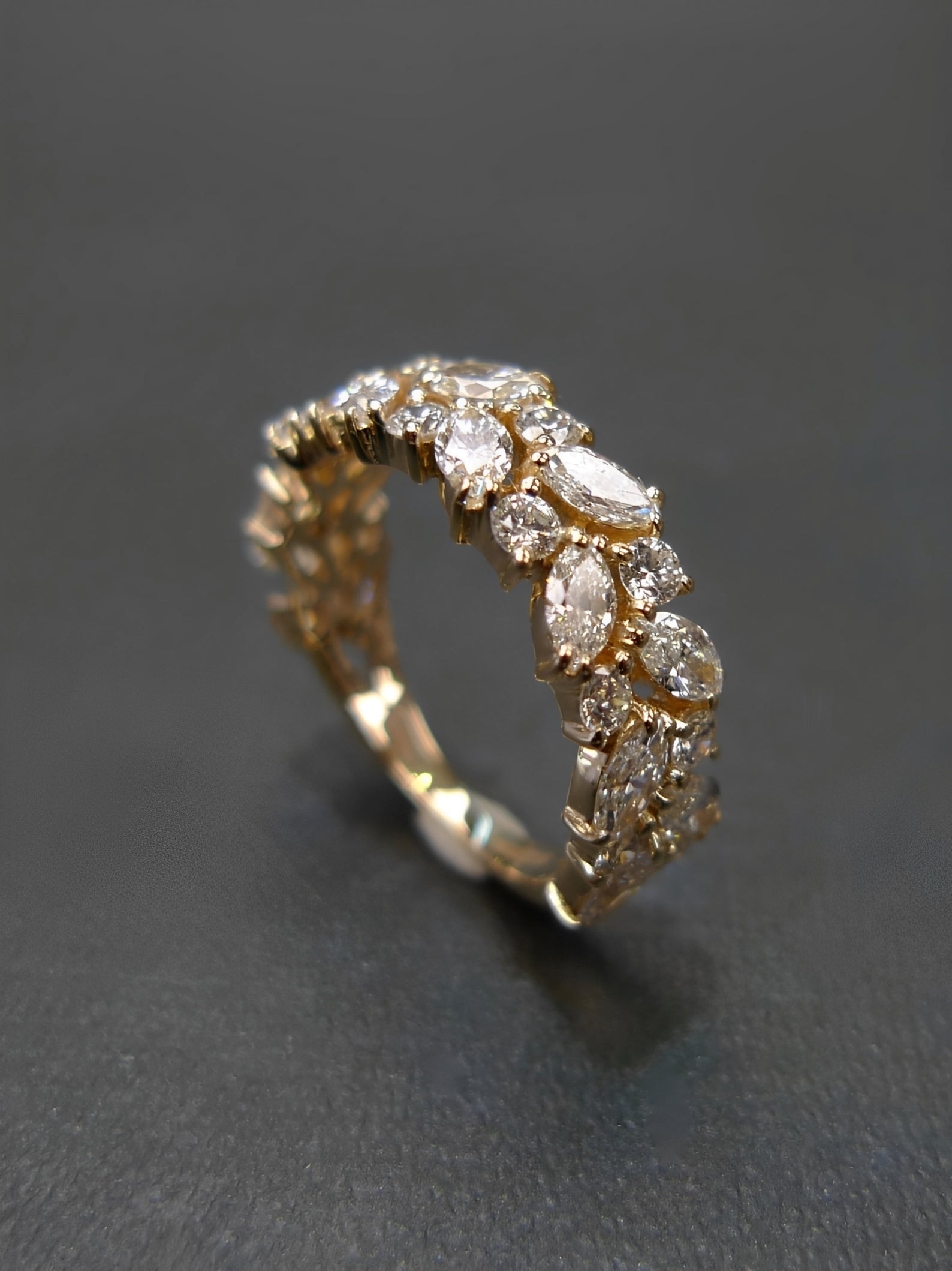 Aeliana – Vintage Goldener Glänzender Ring