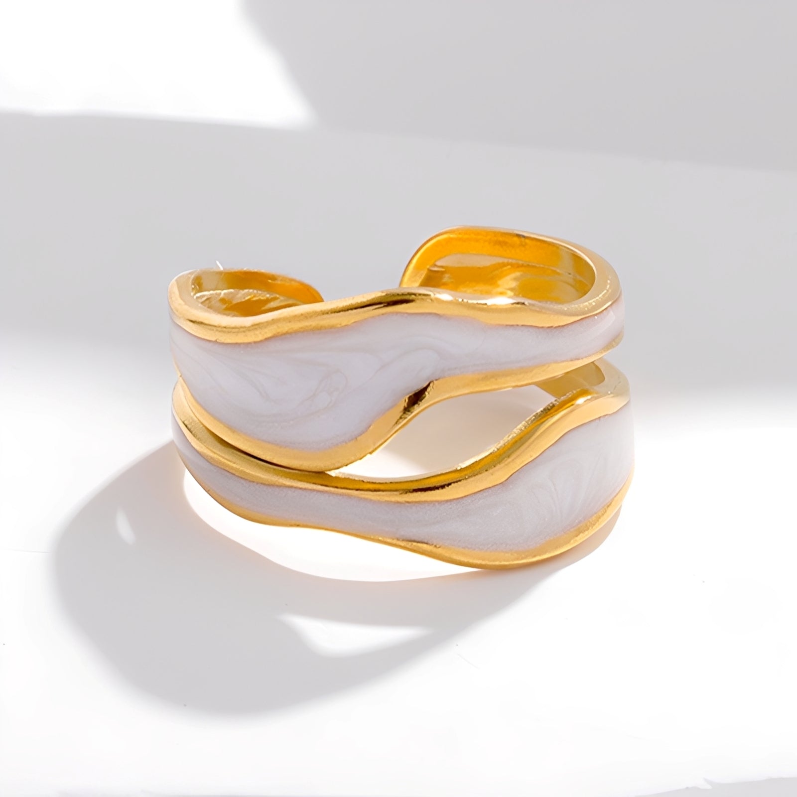 Esther – Antiker Ring in Weißgold