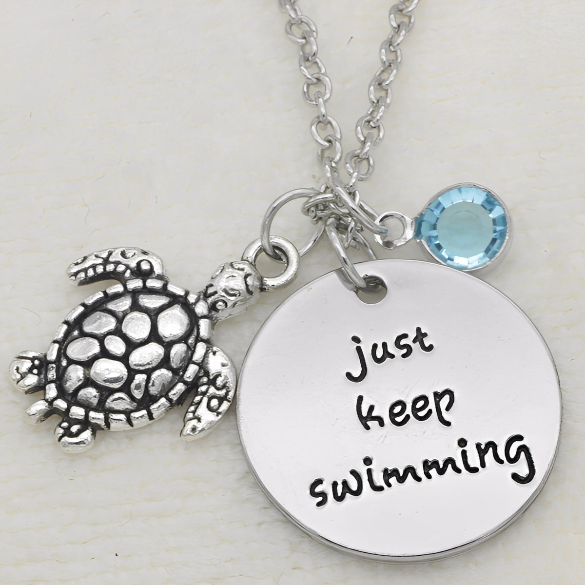 Felia – Kette Schildkröte Silber Graviert Keep Swimming