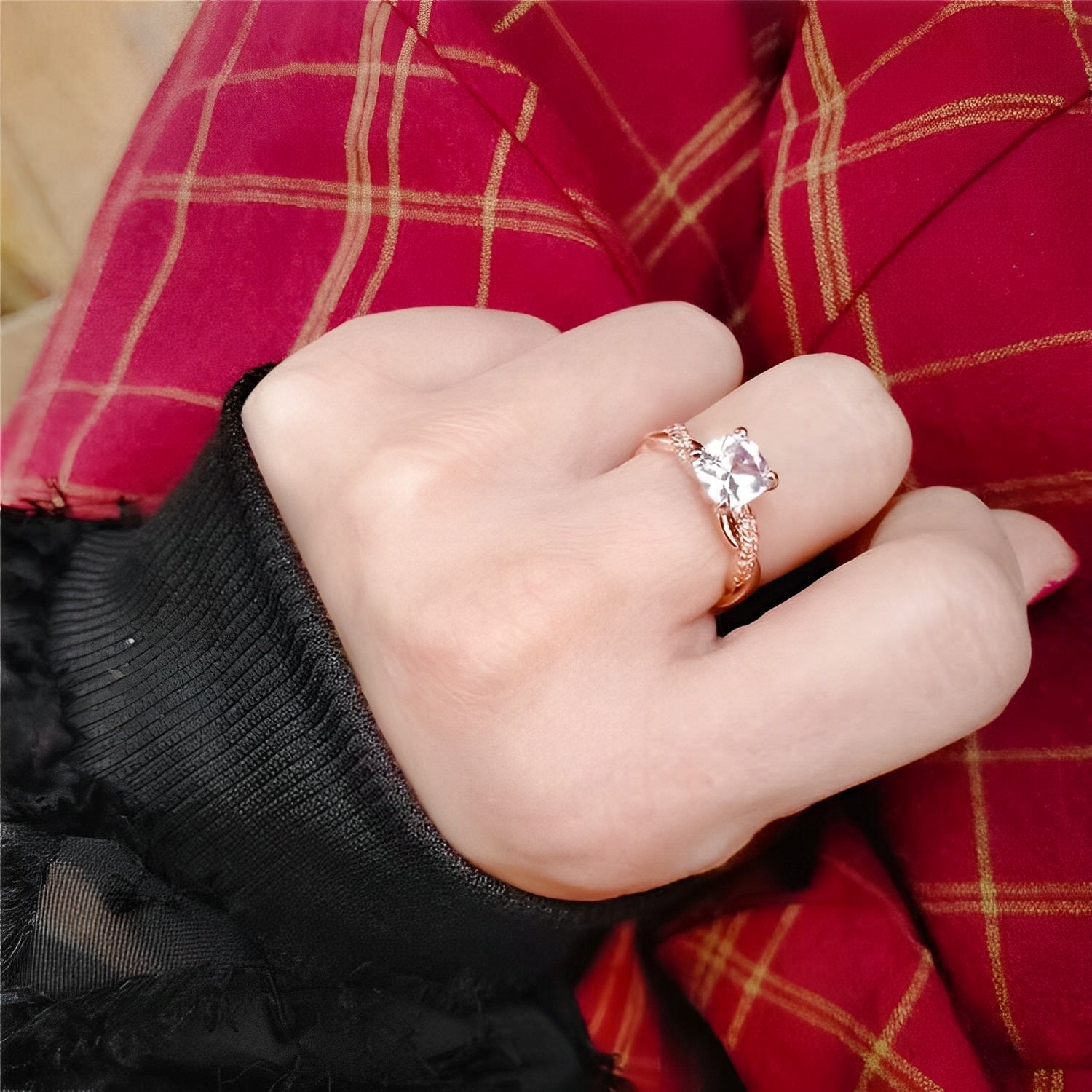 Zayna – Vintage Geflochtener Ring mit Heller Zirkonia