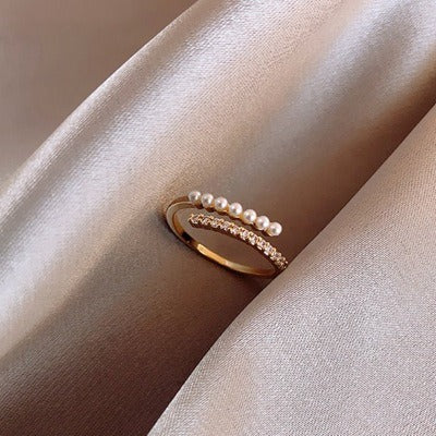 Alina – Einstellbarer Chic-Ring in Gold & Zirkon