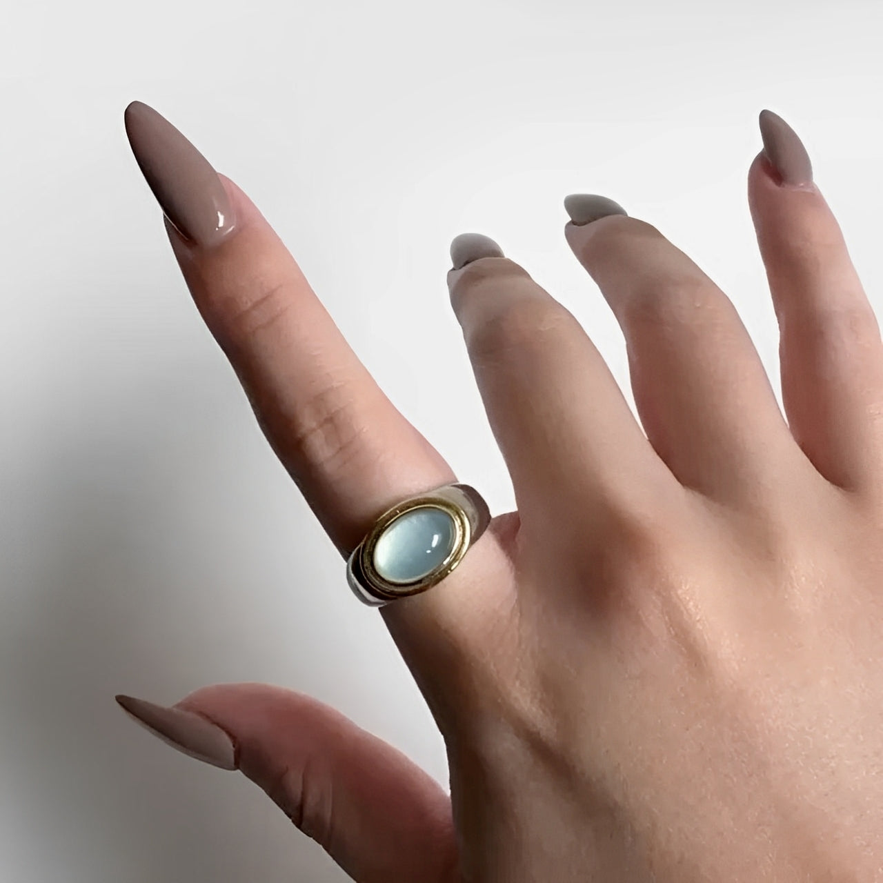 Jeza – Vintage-Ring Zweifarbig mit Grünem Stein