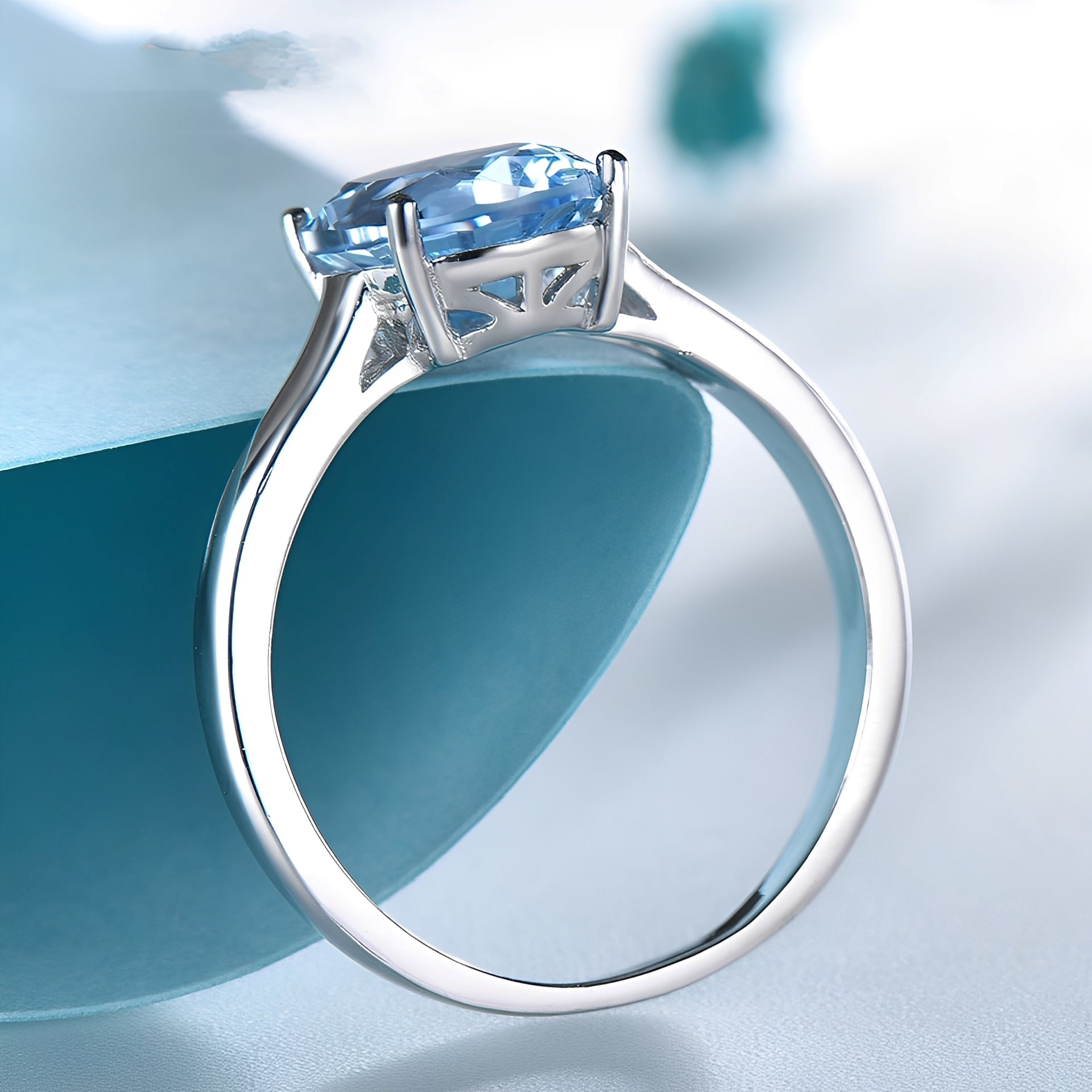 Irene – Ring aus Tansanit & Silber