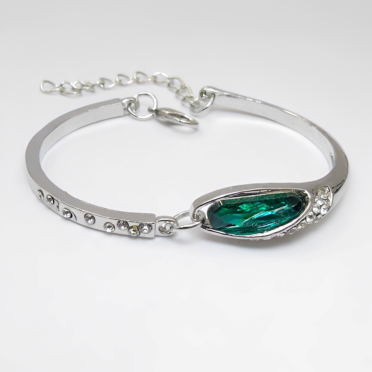 Miku – Schickes Armband Verziert mit Saphiren
