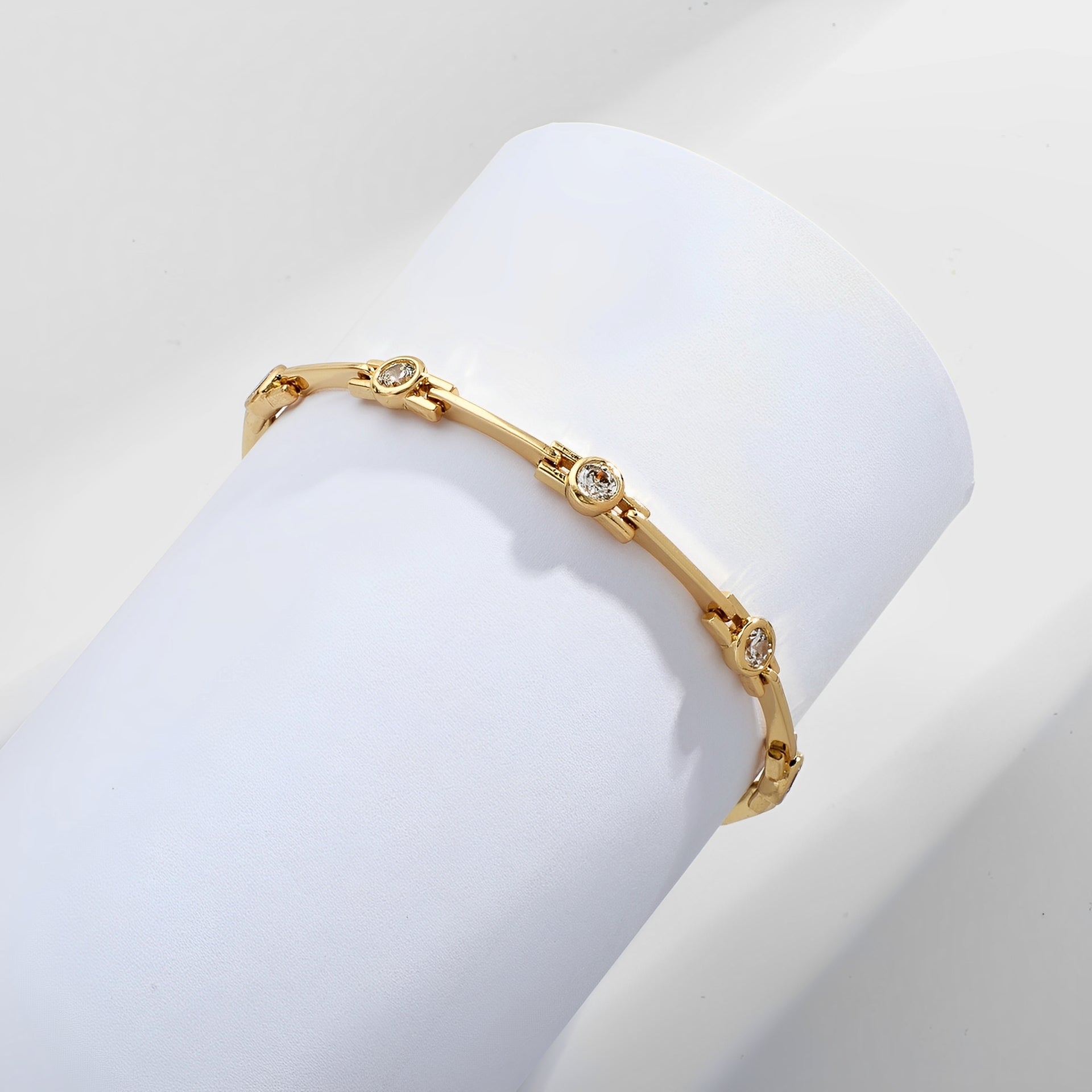 Lucía – Elegantes Goldarmband mit Zirkonia