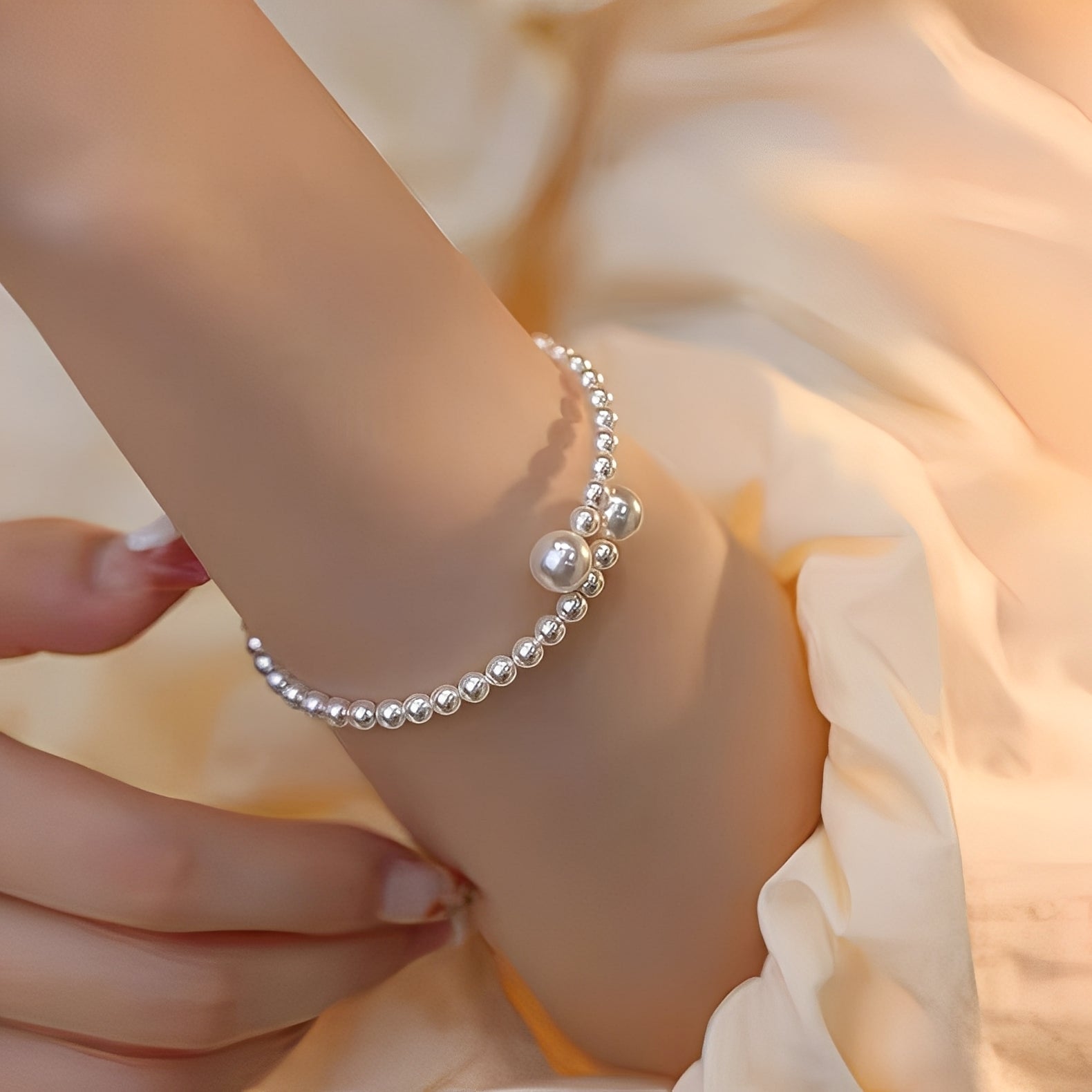 Emma – Verfeinertes Armband mit Offenen Perlen
