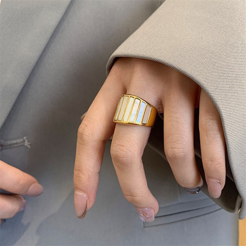 Marise – Dekorative Pinctada Ring