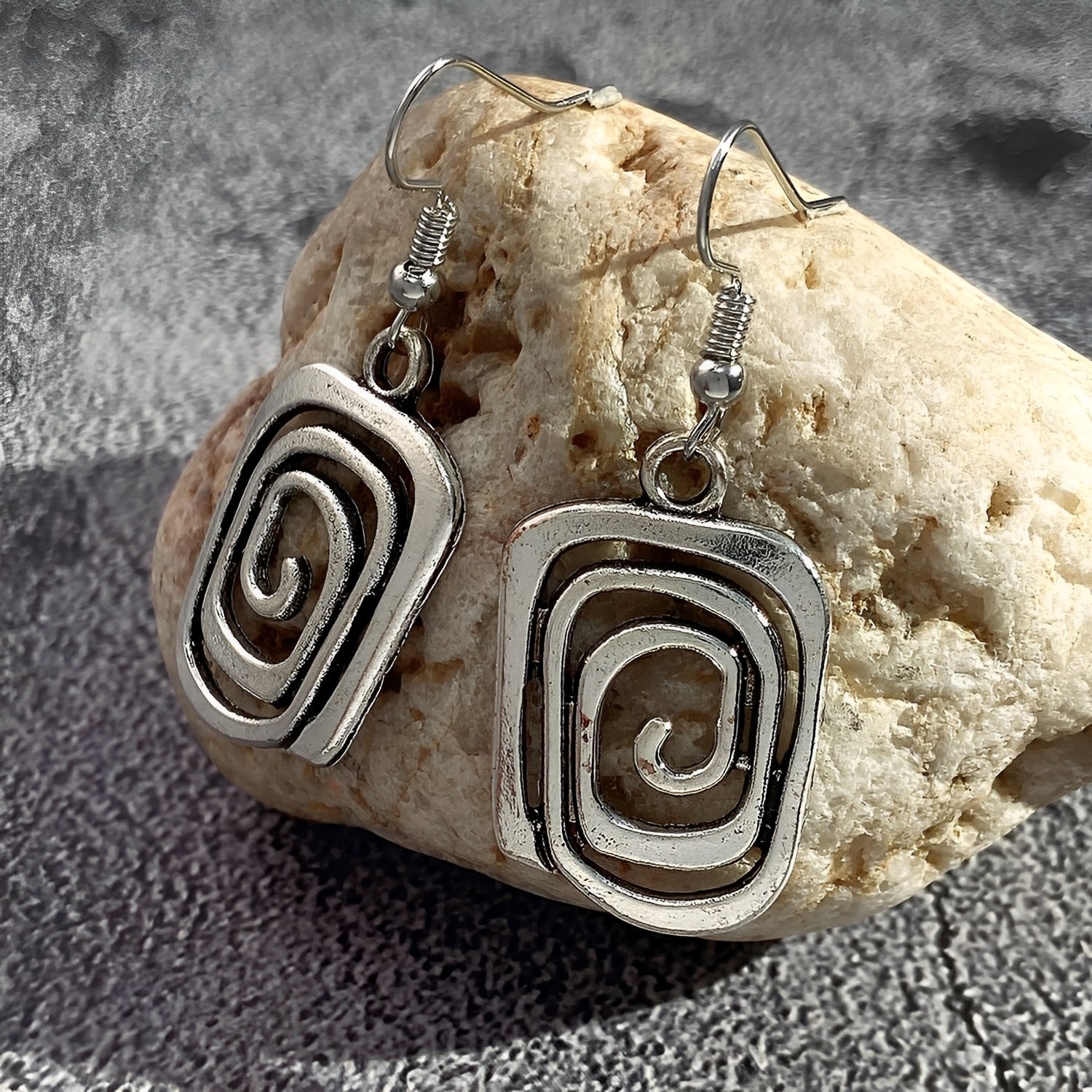 Kaia – Ohrringe Boho in Silber mit Spiraldesign