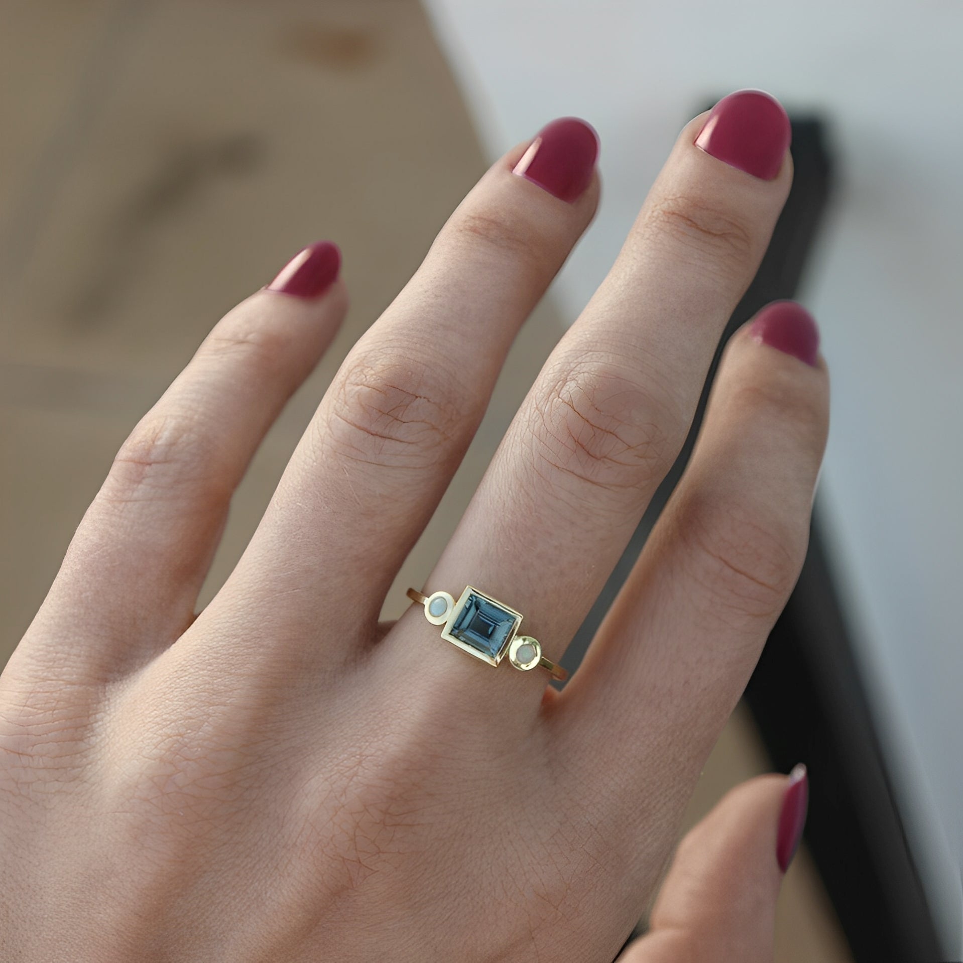 Yara – Set von Vintage-Ringen mit blauen Kristallen