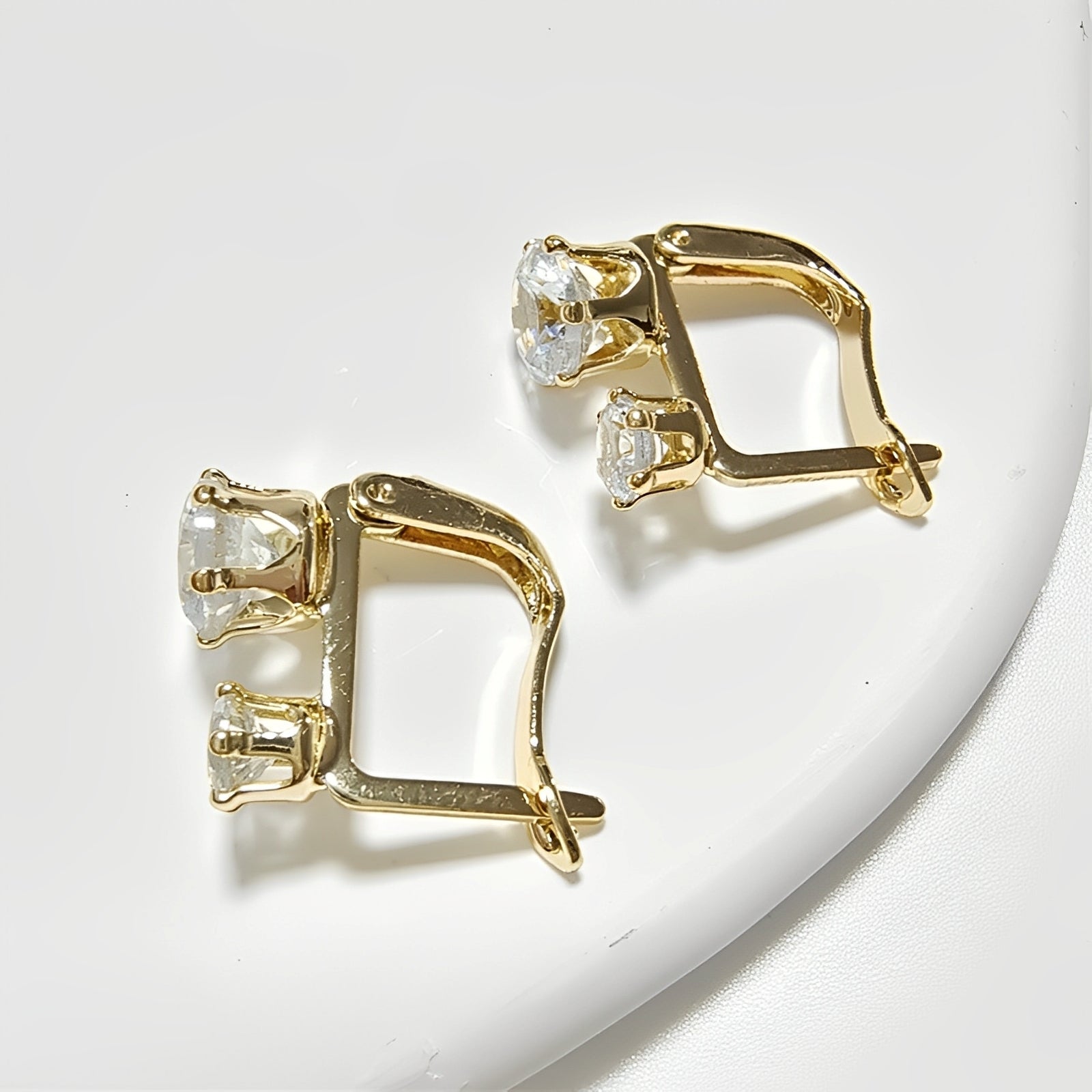 Lianne – Vintage Goldene Ohrringe mit Zirkonia