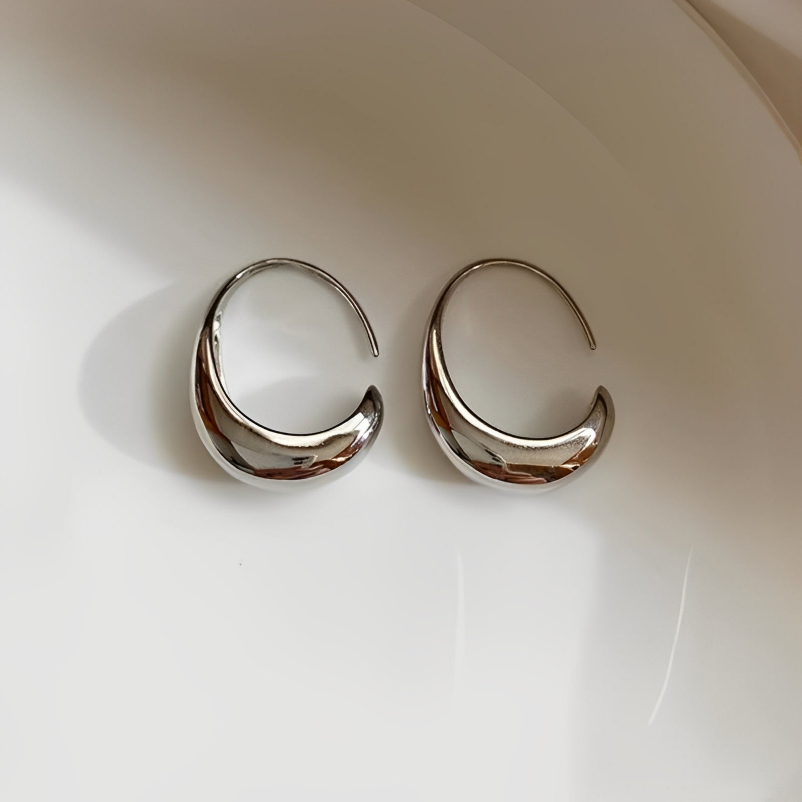 Almera – Luxus Goldene Ohrringe
