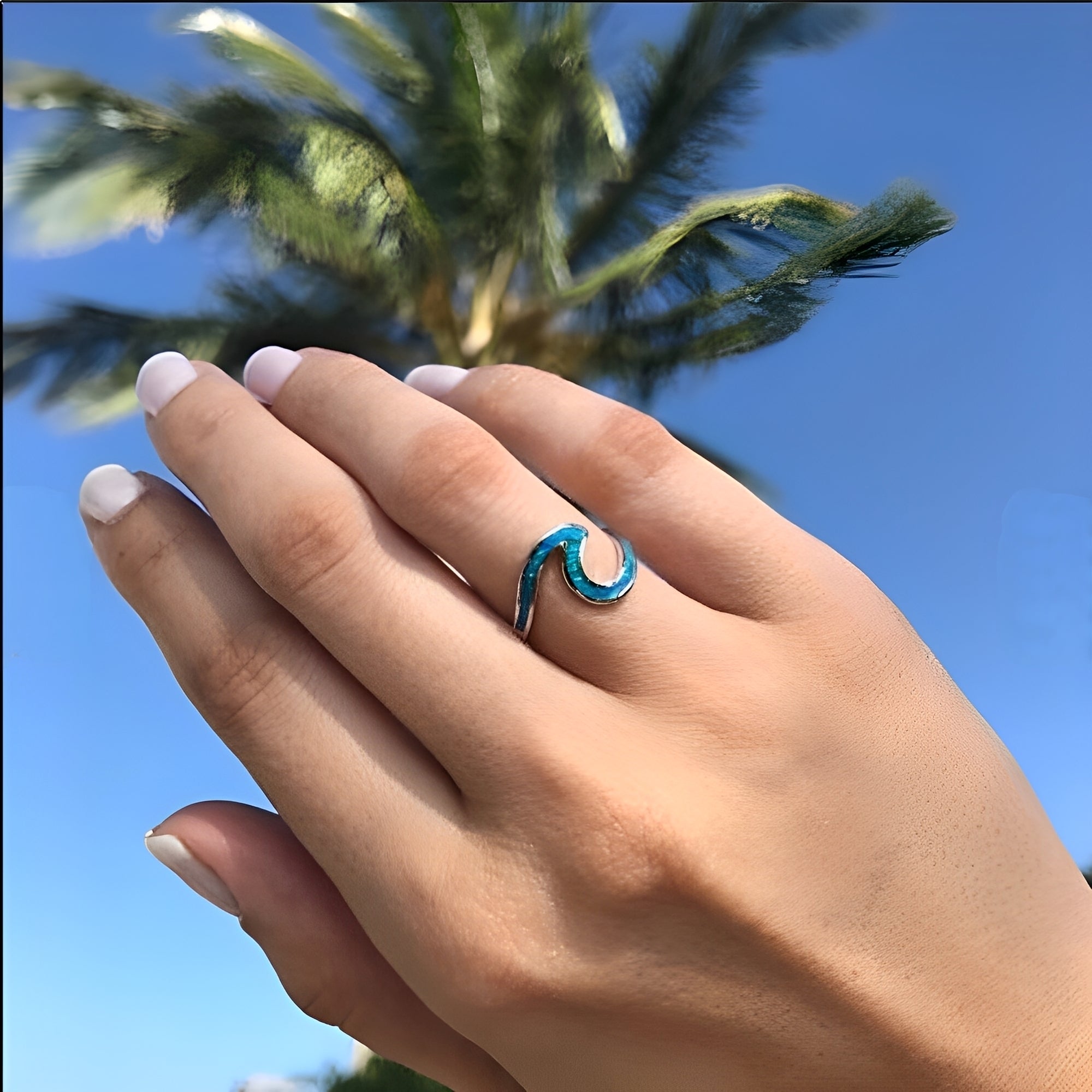 Nerina – Ring Meereswelle in Opal und Silber