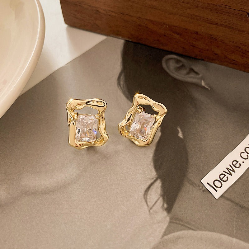 Hana – Ohrringe Flüssiger Goldener Stein