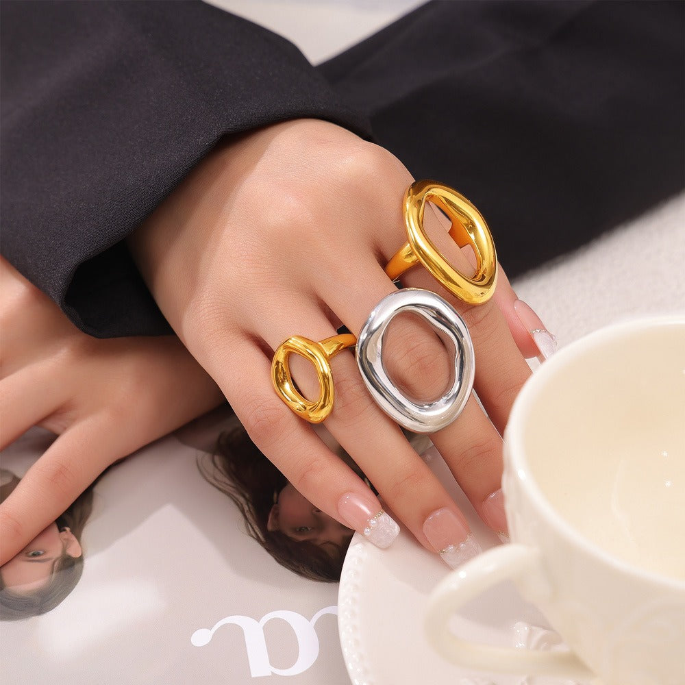 Emman – Skulptierter Goldener Eleganter Ring