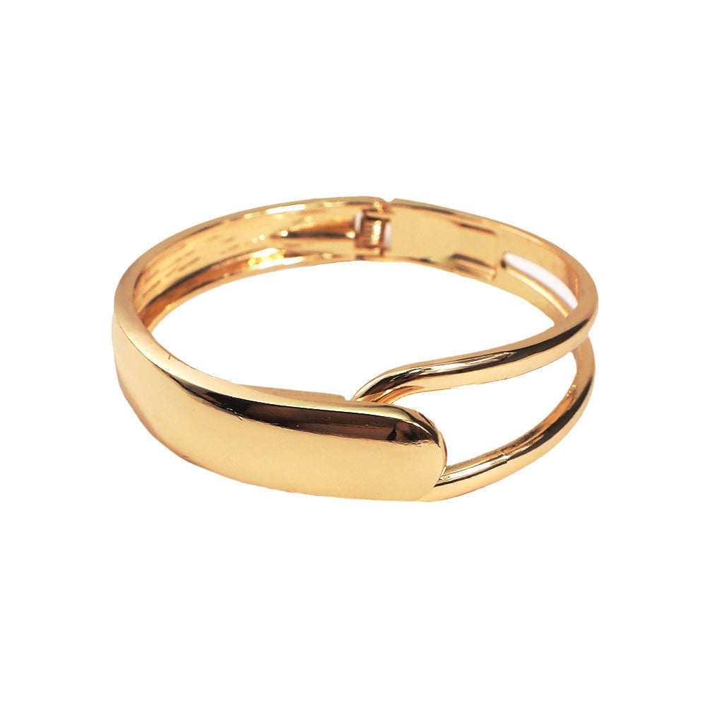 Alyssa – Eleganter Goldener Armreif