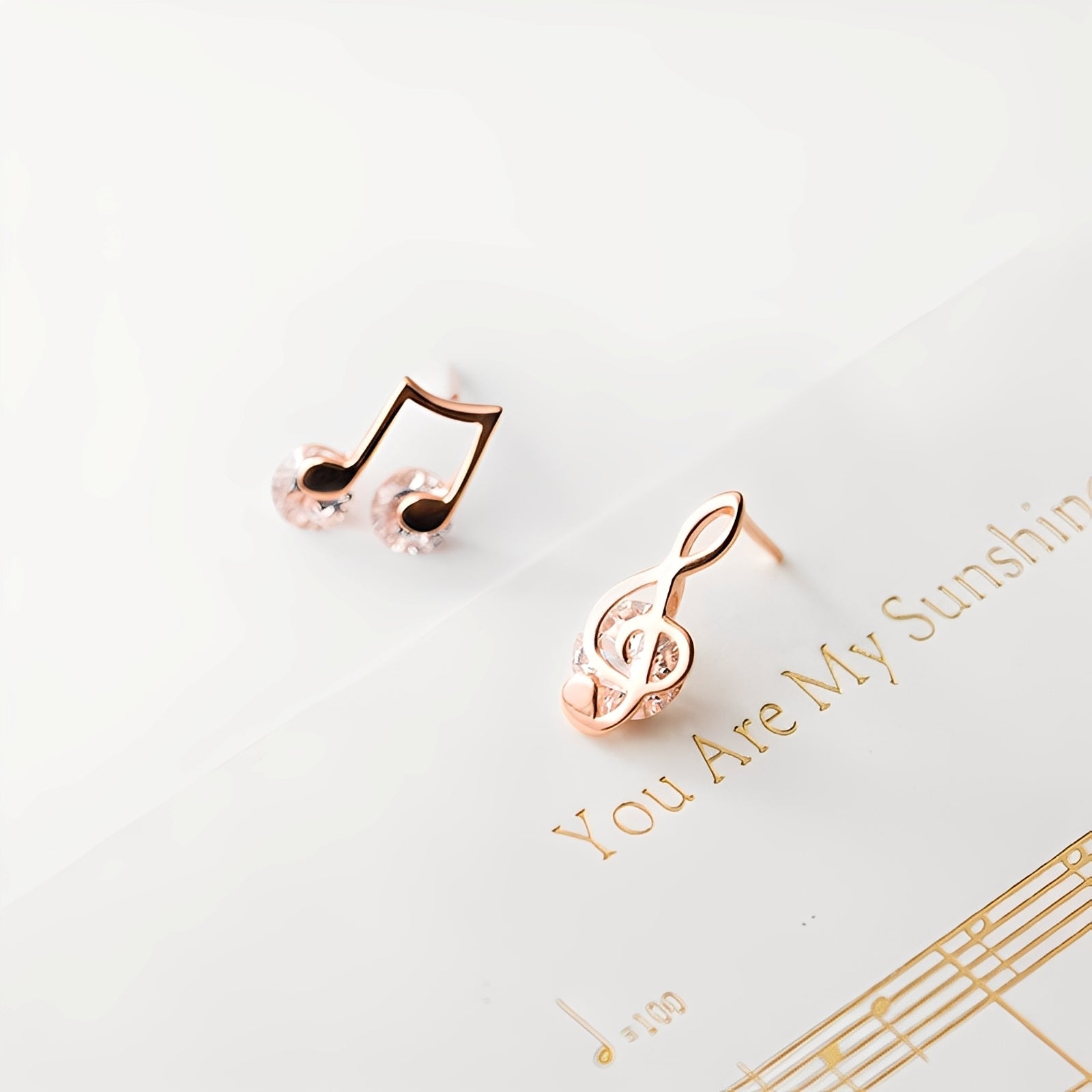Reina – Musikalische Ohrringe aus Gold mit Zirkonia