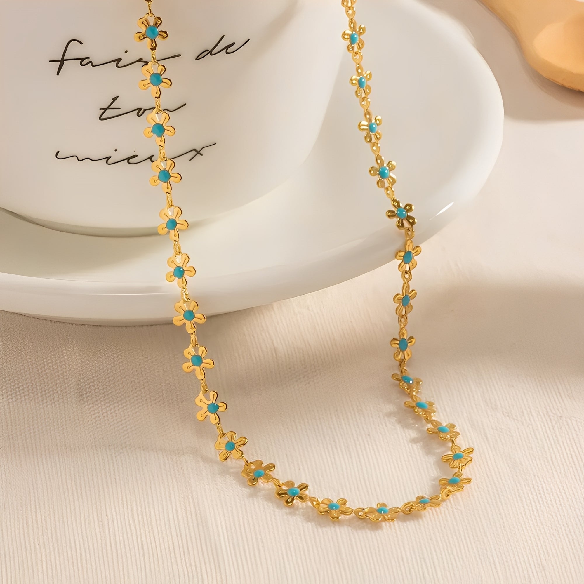 Daphne – Goldene Marguerite Vintage Halskette