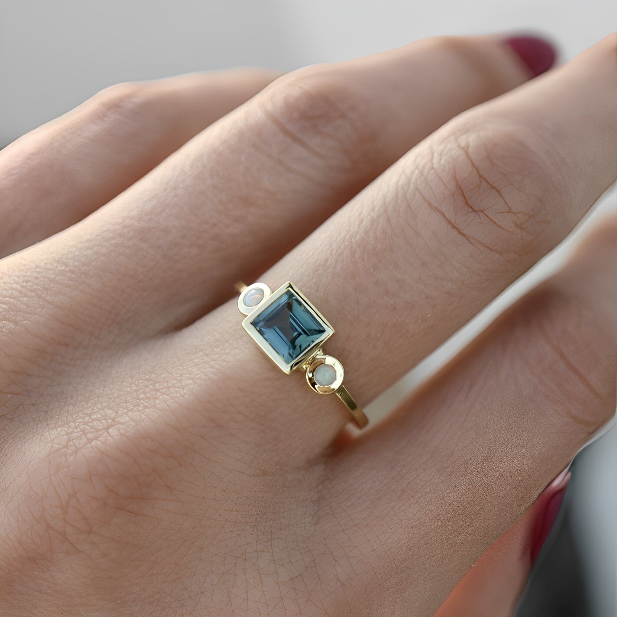 Yara – Set von Vintage-Ringen mit blauen Kristallen