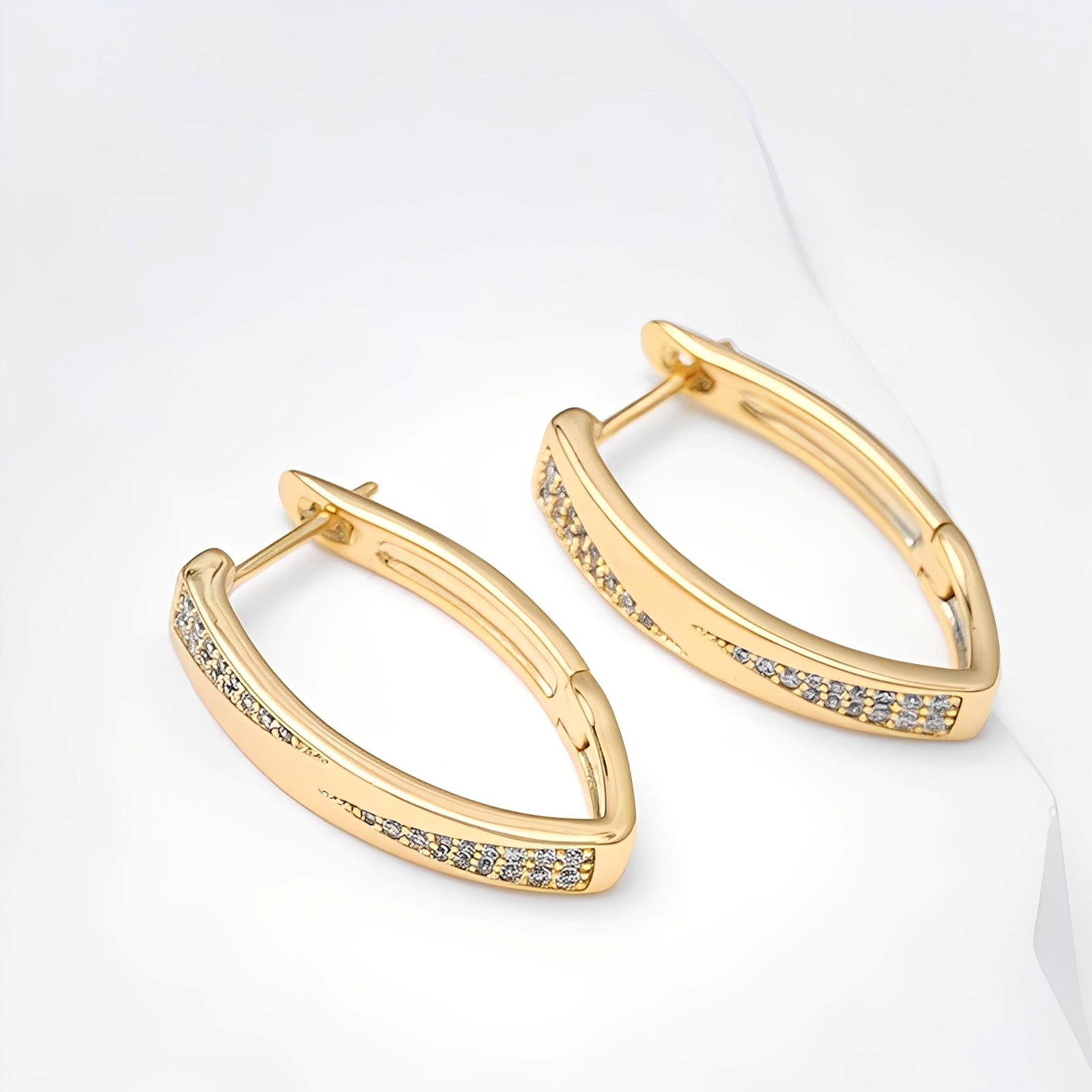 Sophie – Ohrringe aus Gold und Edelsteinen