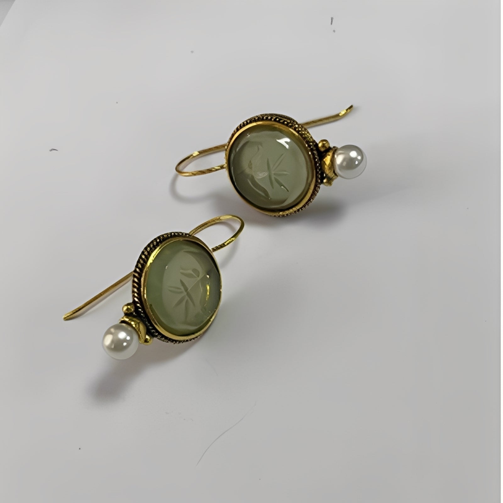 Nolwenn – Vintage-Ohrringe Perle und Emerald
