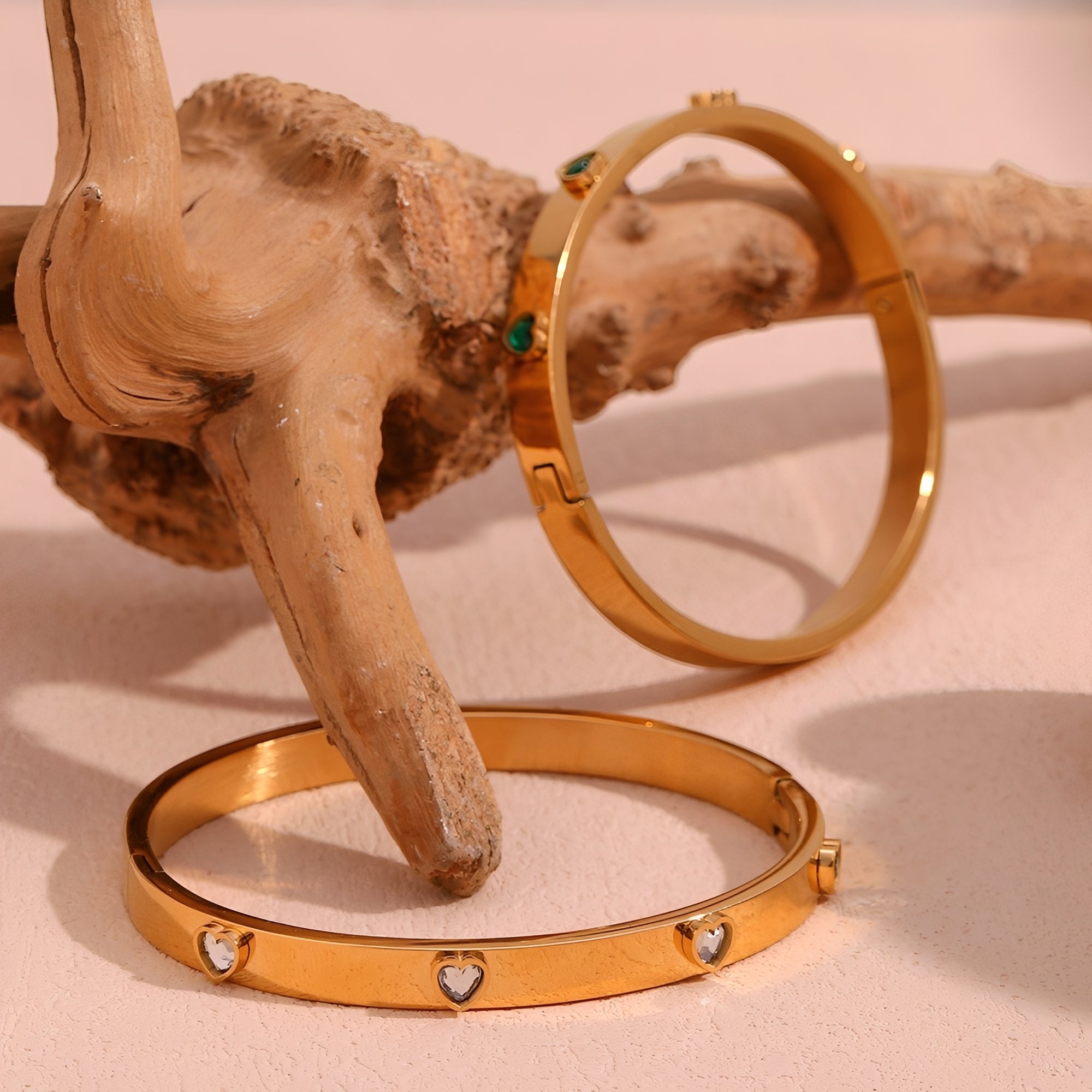 Anna – Pfirsichfarbenes Herzarmband mit Mikropavé aus Edelstahl