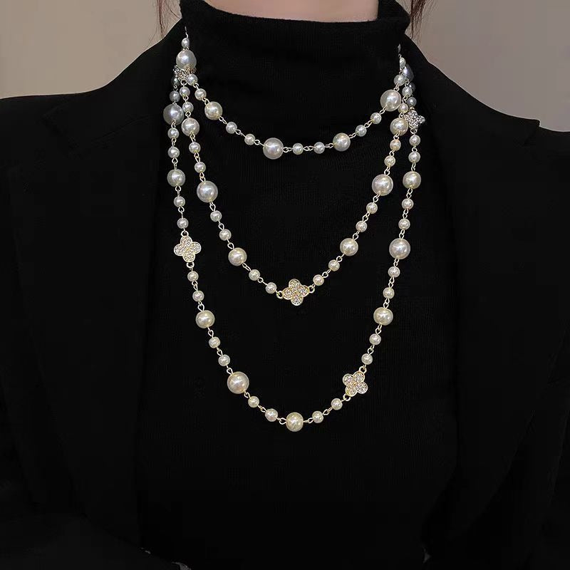 Collen – Elegante Halskette aus Gold mit Perle