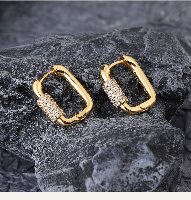 Stacey – Quadratische Ohrringe mit Zirkoniapflaster