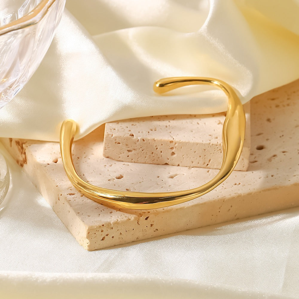 Gayle – Elegantes Möbius Armband