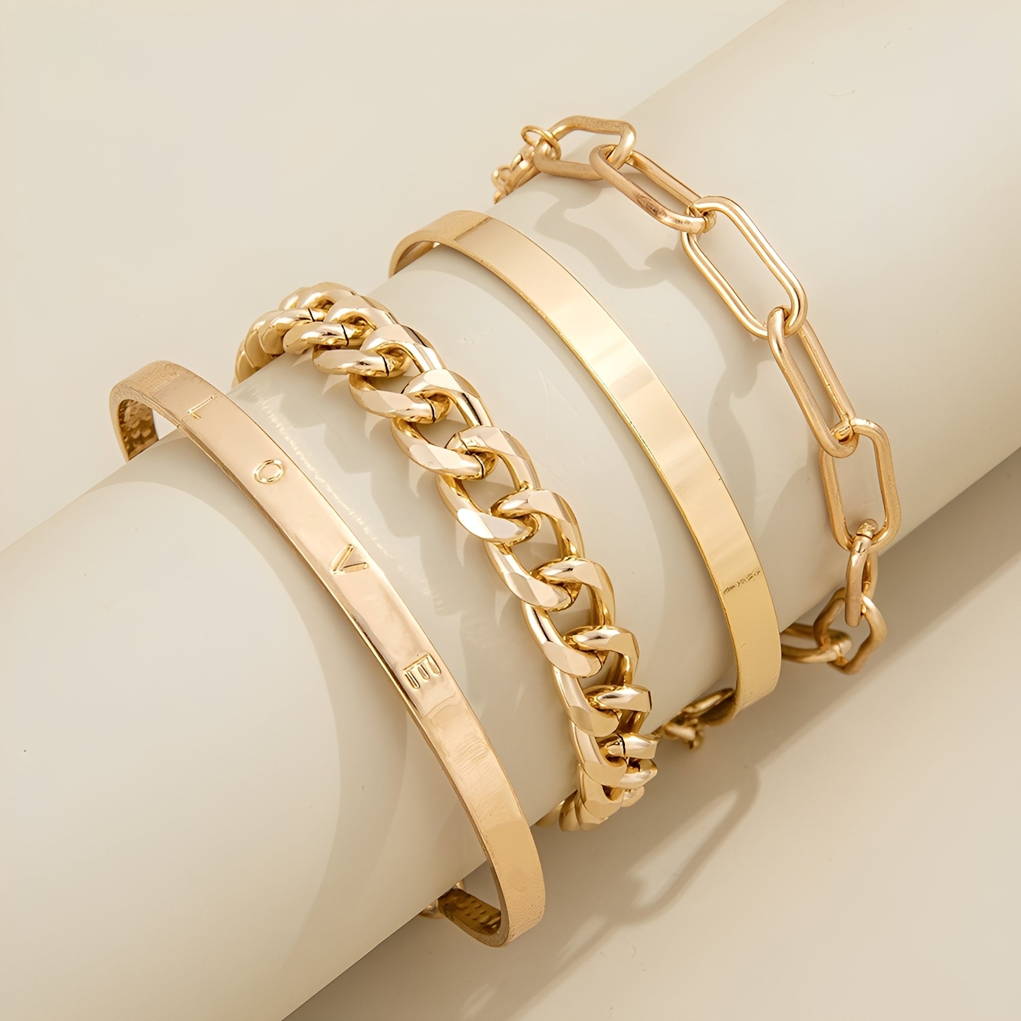 Elari – Set von 4 Eleganten Armbändern für Handgelenk