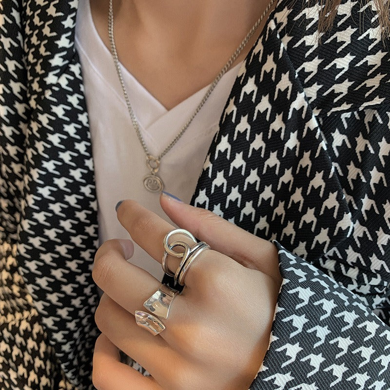 Dahlia – Geflochtener Retro-Eleganter Ring