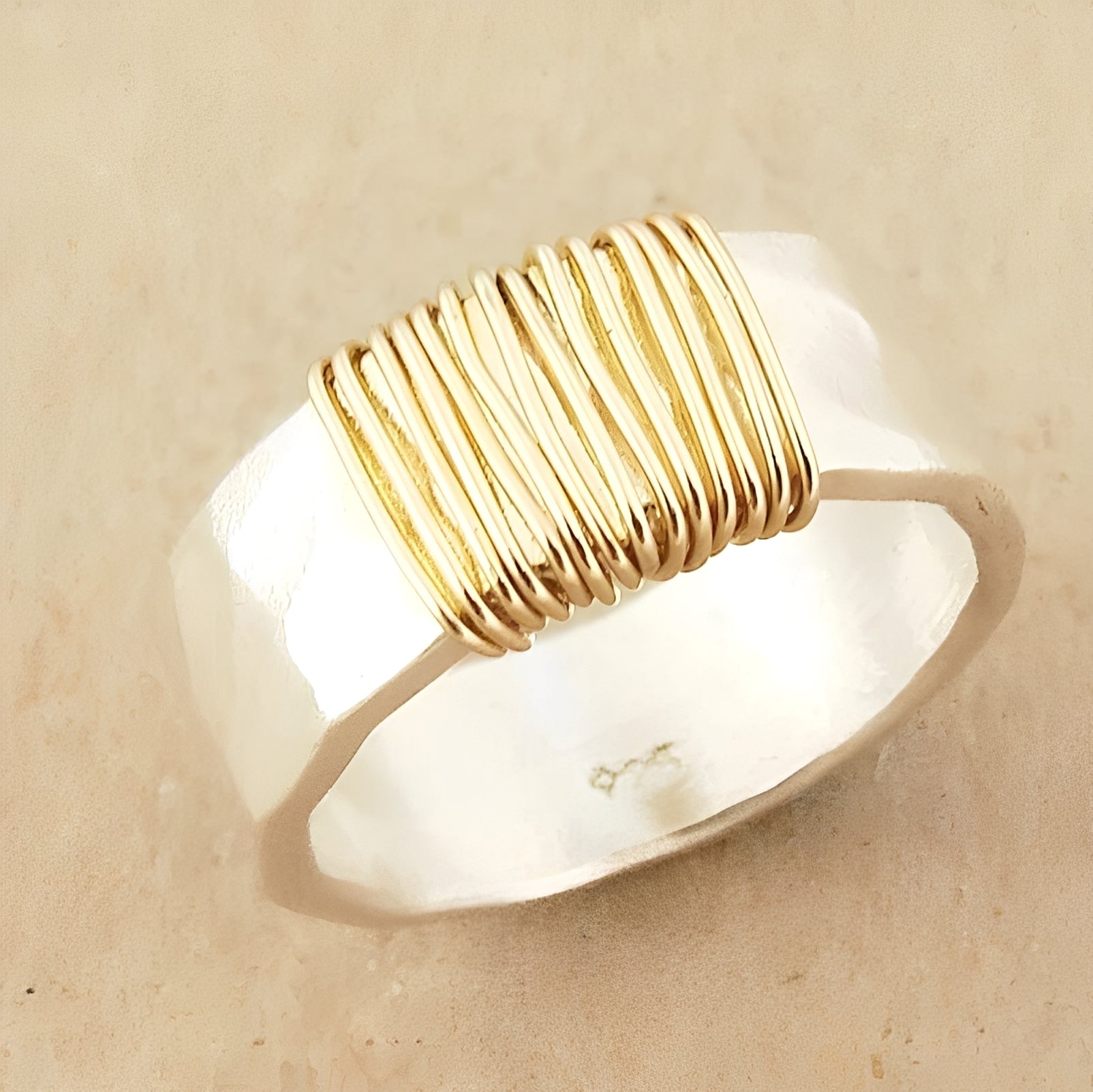 Maude – Ring Silber und Goldene Fäden Vintage