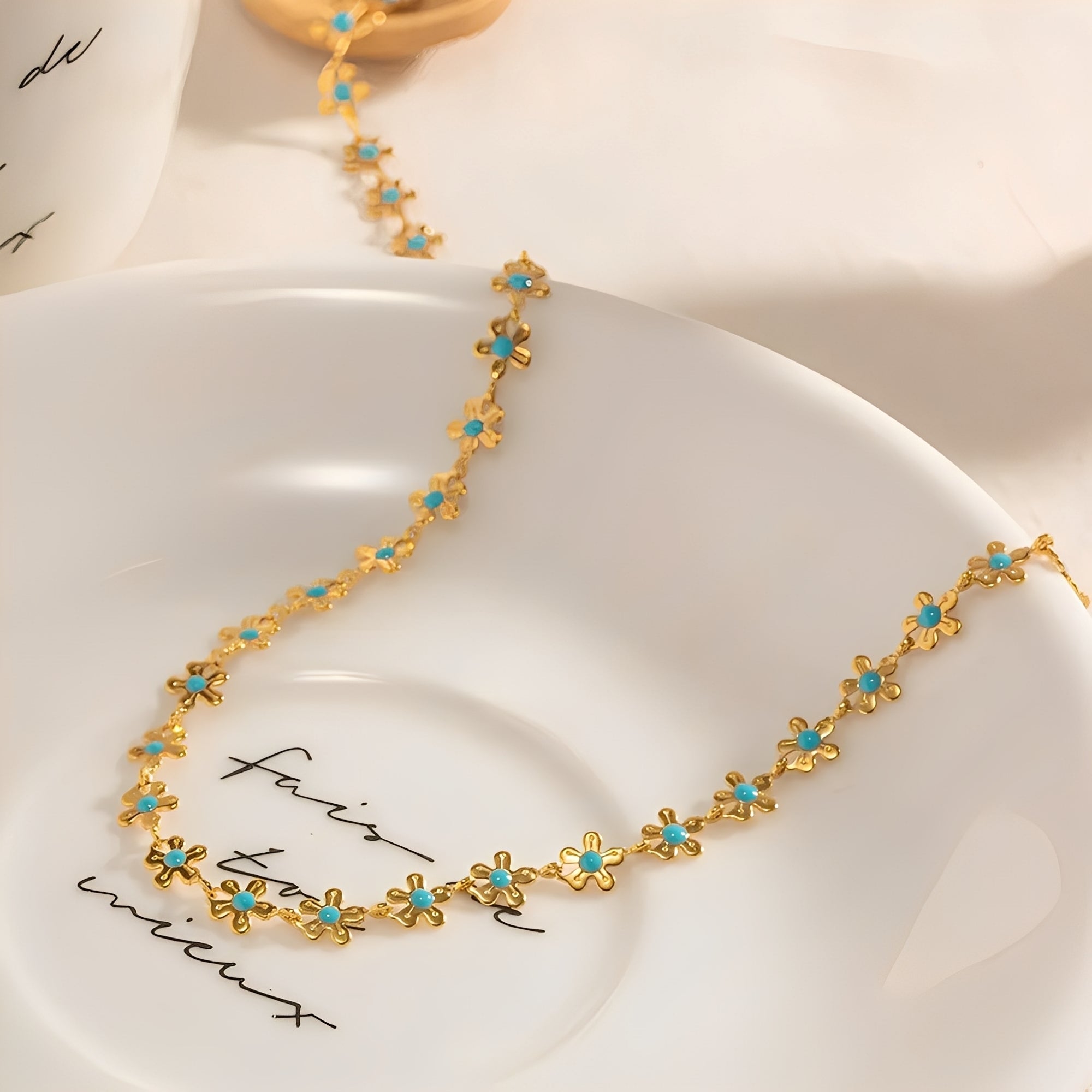 Daphne – Goldene Marguerite Vintage Halskette