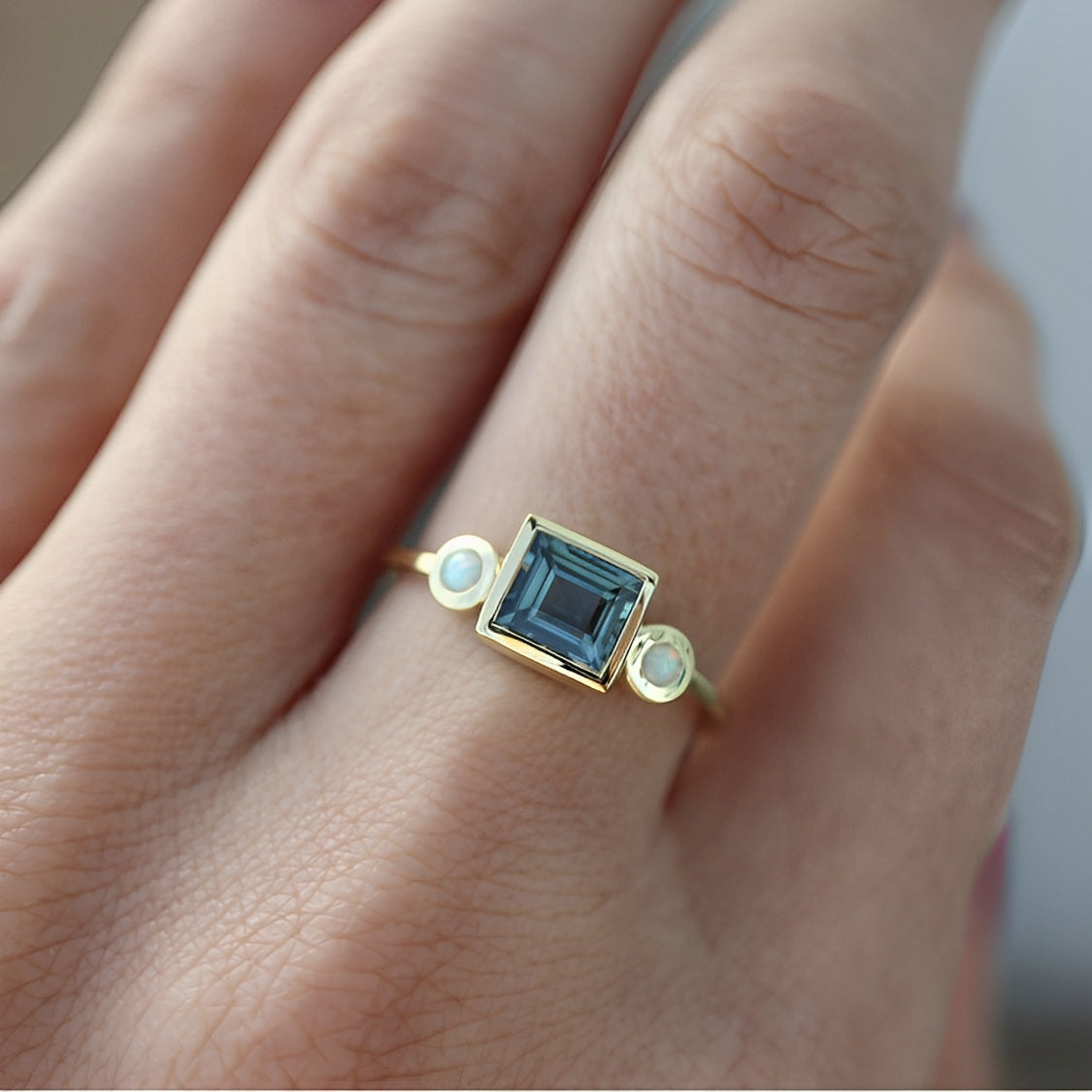 Yara – Set von Vintage-Ringen mit blauen Kristallen