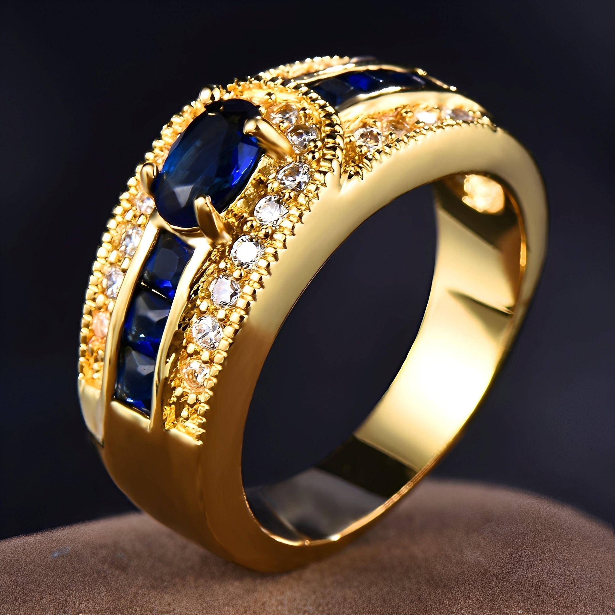 Marina – Ring Gold mit Leuchtend Blauem Stein