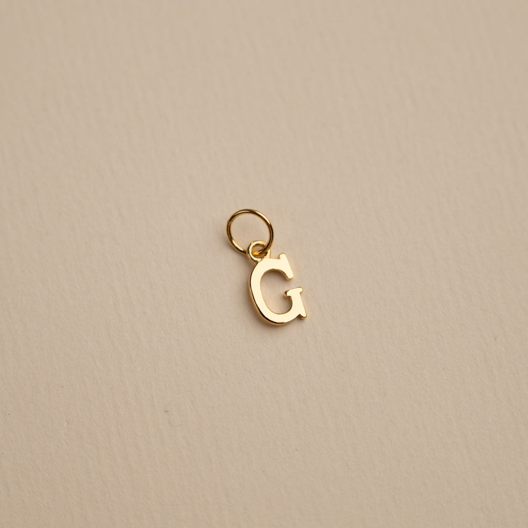 Sabrina - Buchstabe Goldanhänger