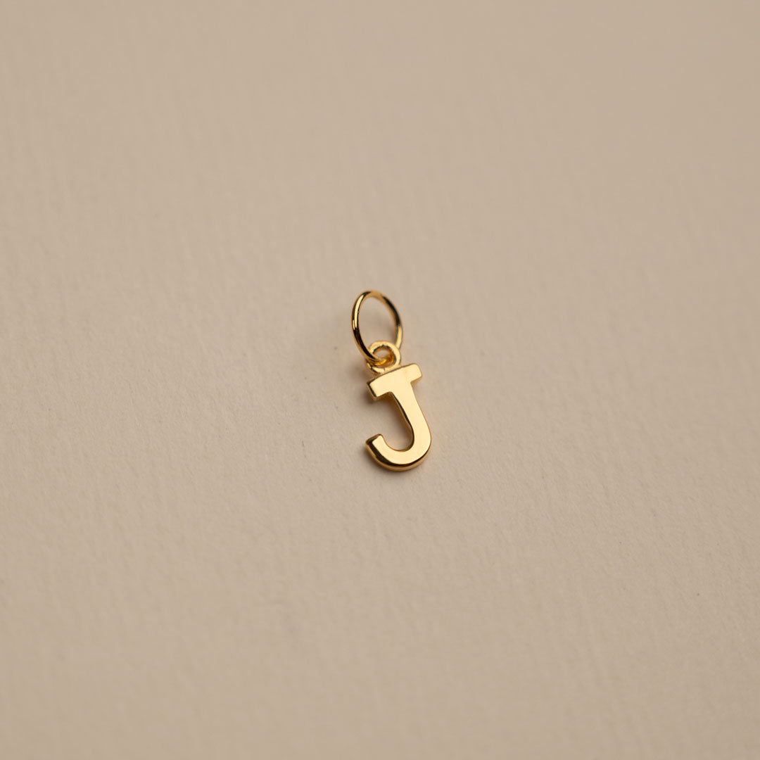 Sabrina - Buchstabe Goldanhänger