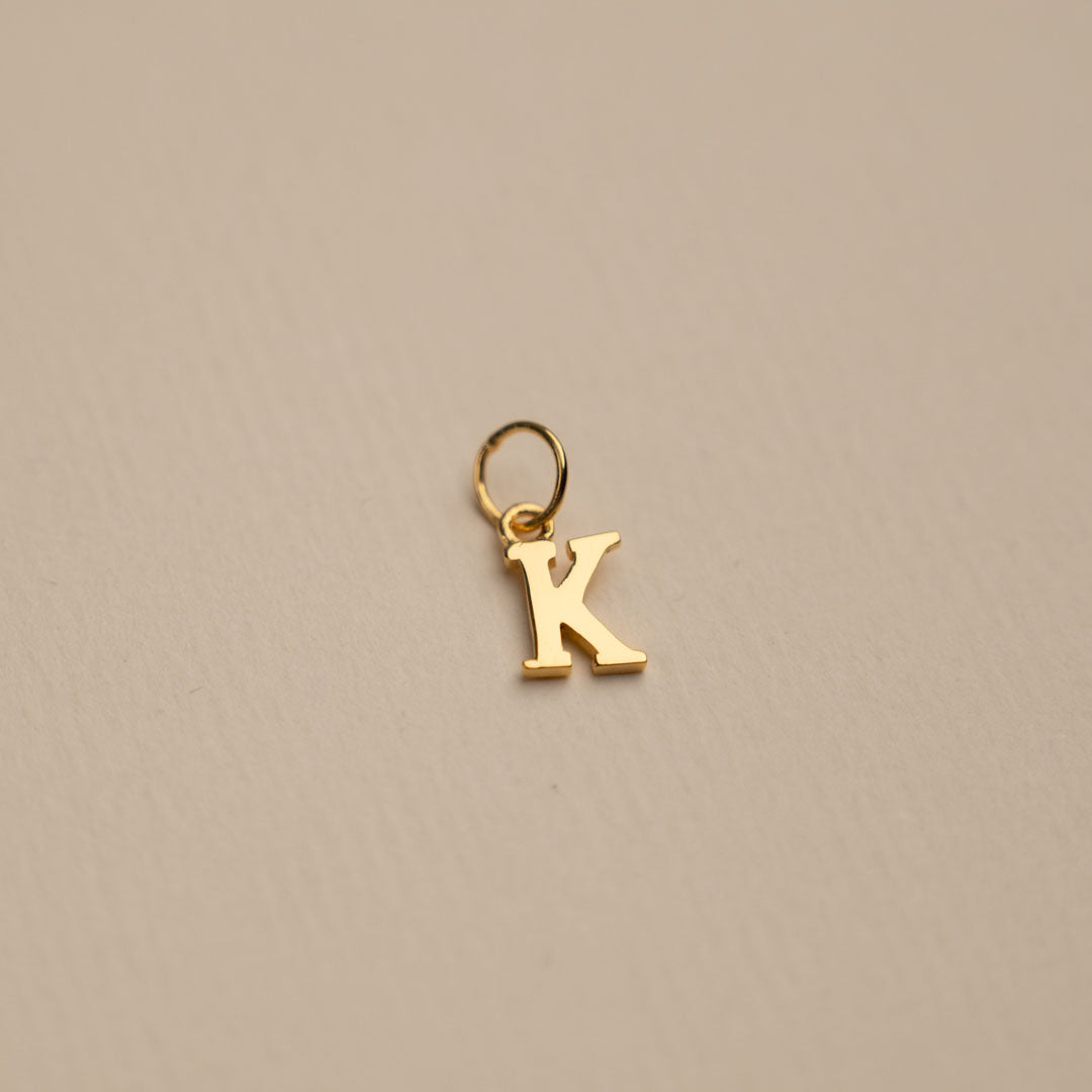 Sabrina - Buchstabe Goldanhänger