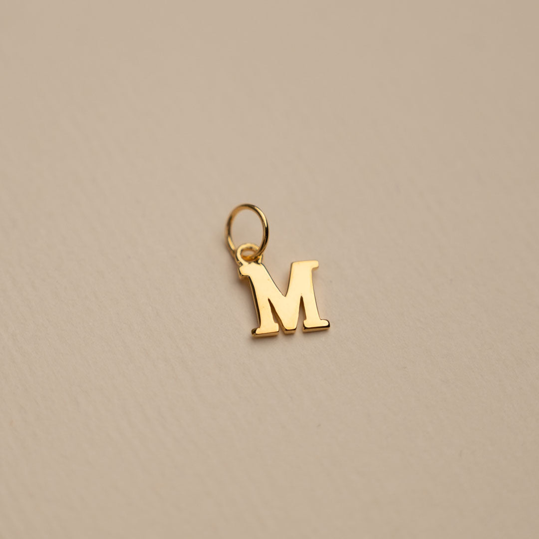 Sabrina - Buchstabe Goldanhänger