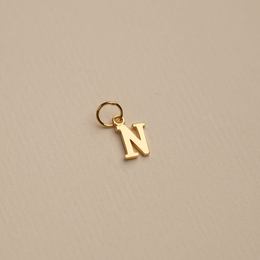 Sabrina - Buchstabe Goldanhänger