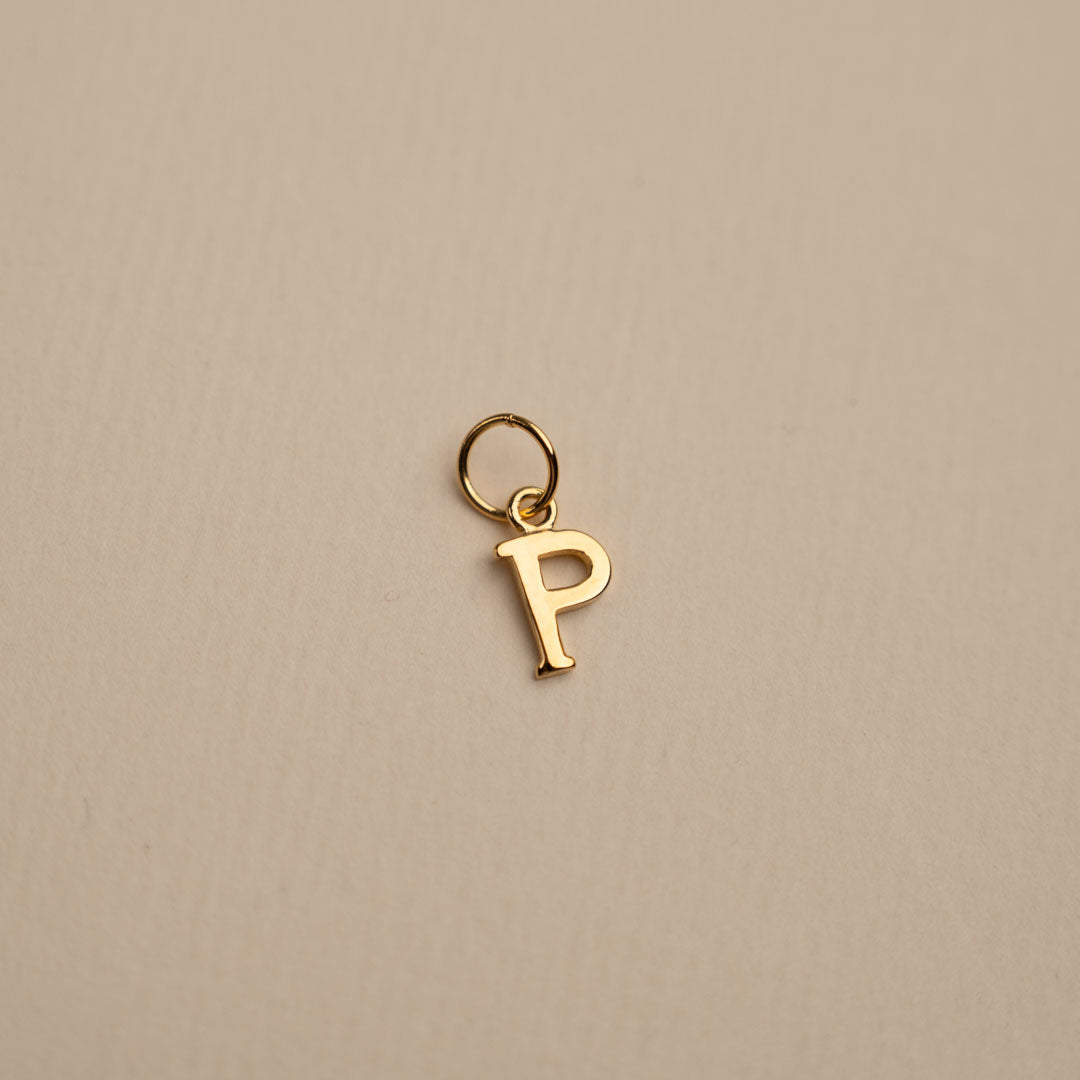 Sabrina - Buchstabe Goldanhänger