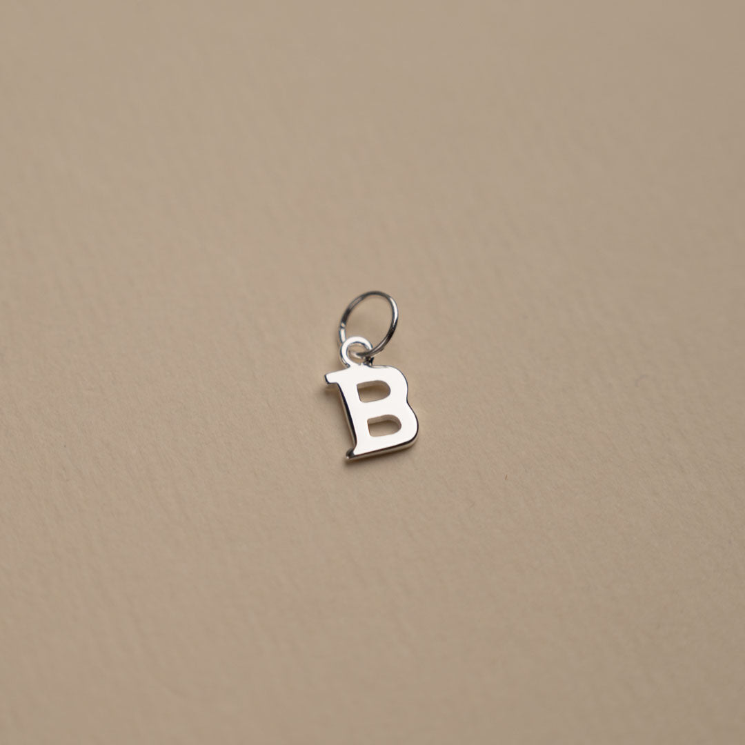 Nadia - Buchstabe Silberanhänger
