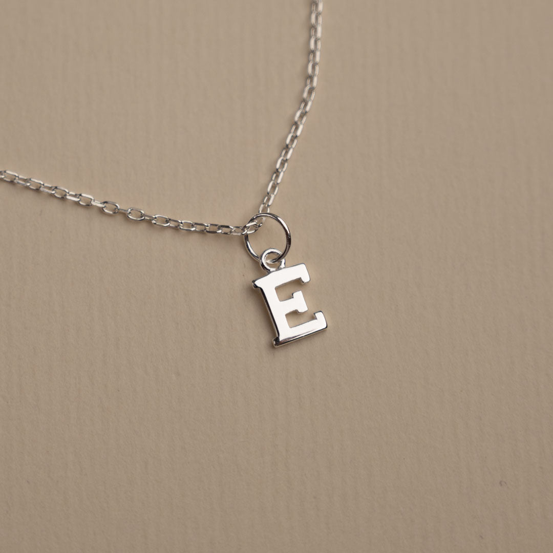 Nadia - Buchstabe Silberanhänger